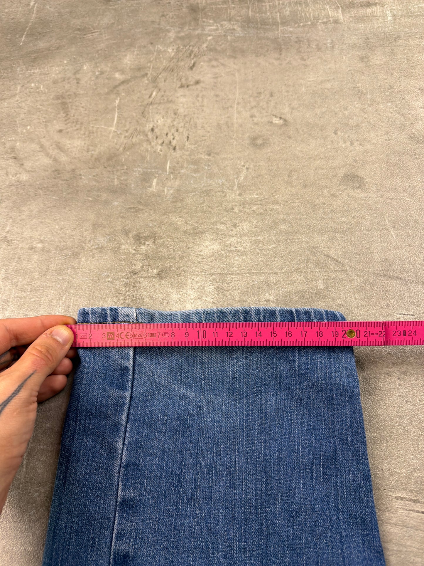 Carhartt Workwear "Relaxed Fit" Baggy Denim Jeans - Mid Blue Washed / Faded