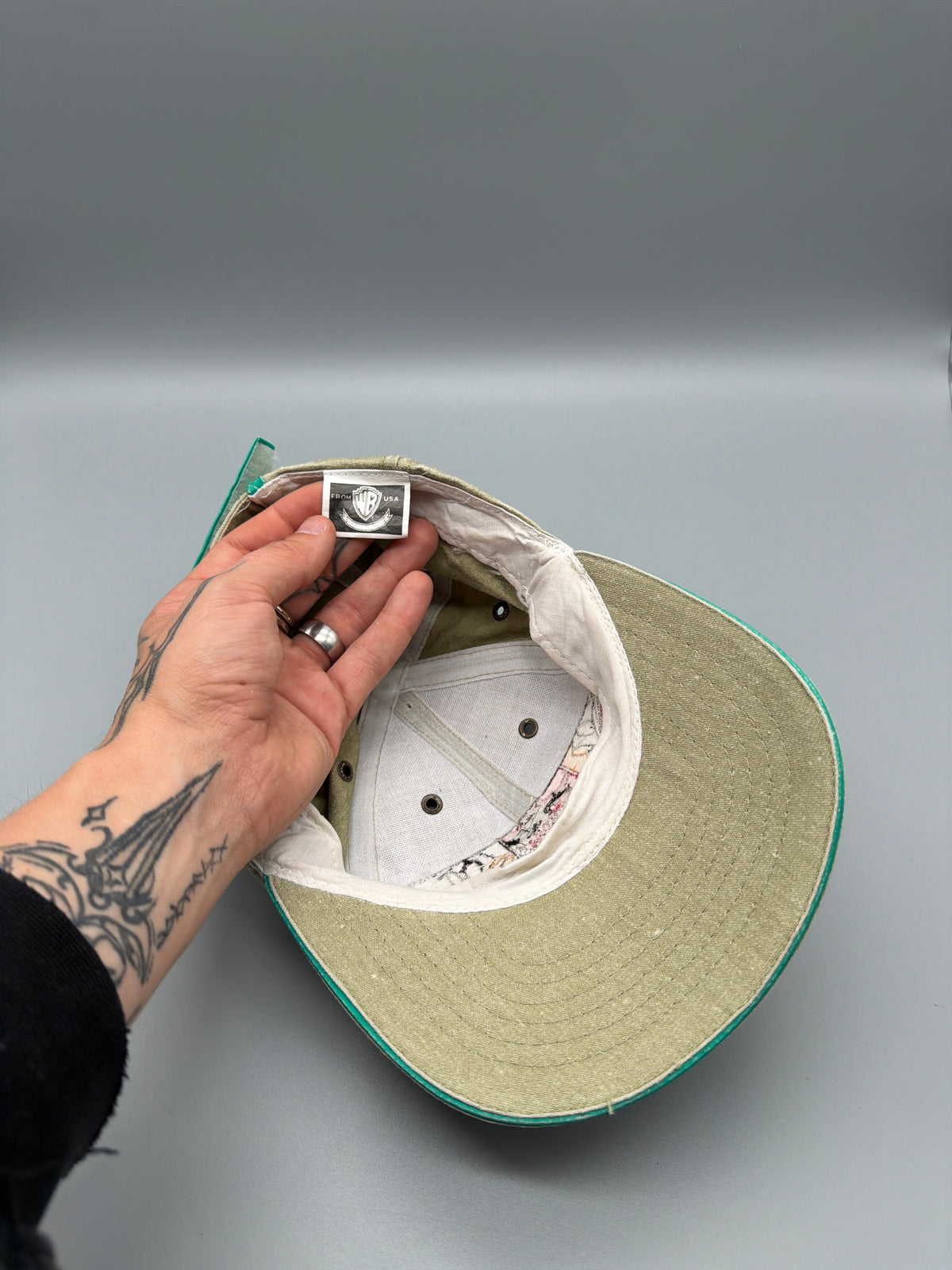 Vintage Warner Bros. Looney Tunes "Characters" Washed Cap - Beige / Multi