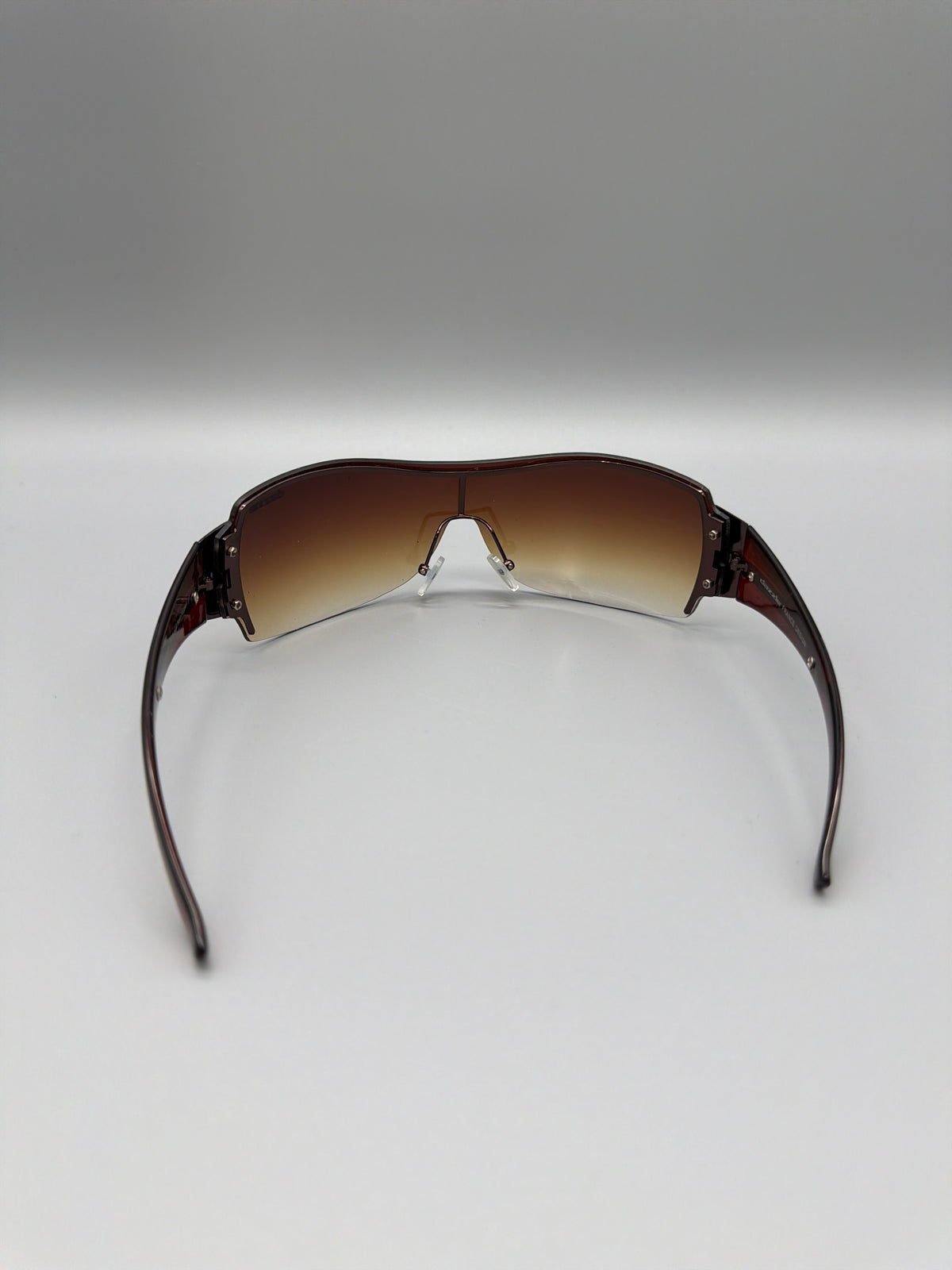 Dazzle Y2K Shield Sunglasses - Burgundy / Brown Gradient