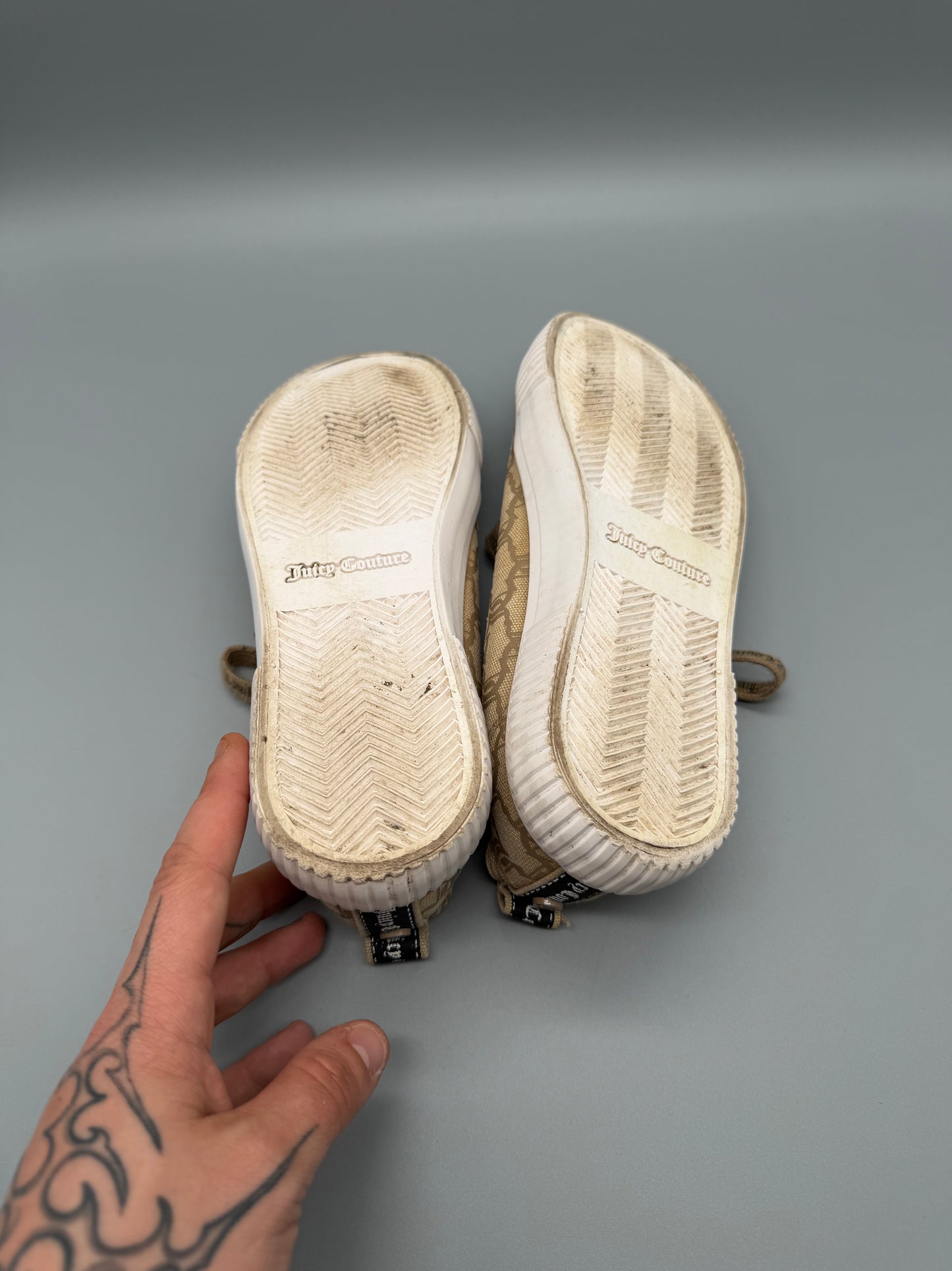 Juicy Couture Archive "Logo Love" Canvas Low-Tops - Beige Y2K Indie Sleaze