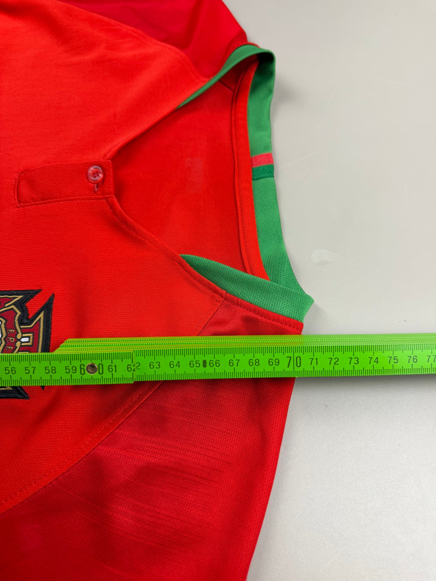 Portugal FPF Embossed Crest Henley Longsleeve Trikot - Y2K Bloke-Core Red