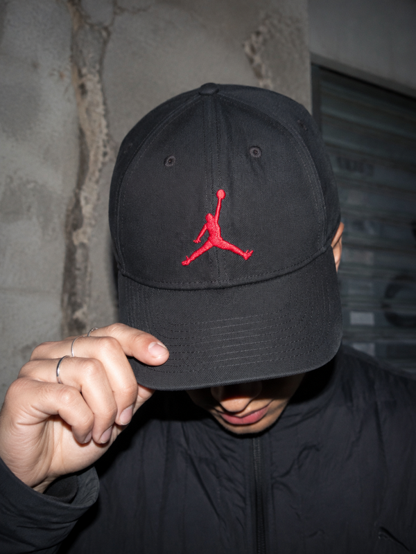Nike Air Jordan Jumpman Snapback Cap - Black / Red