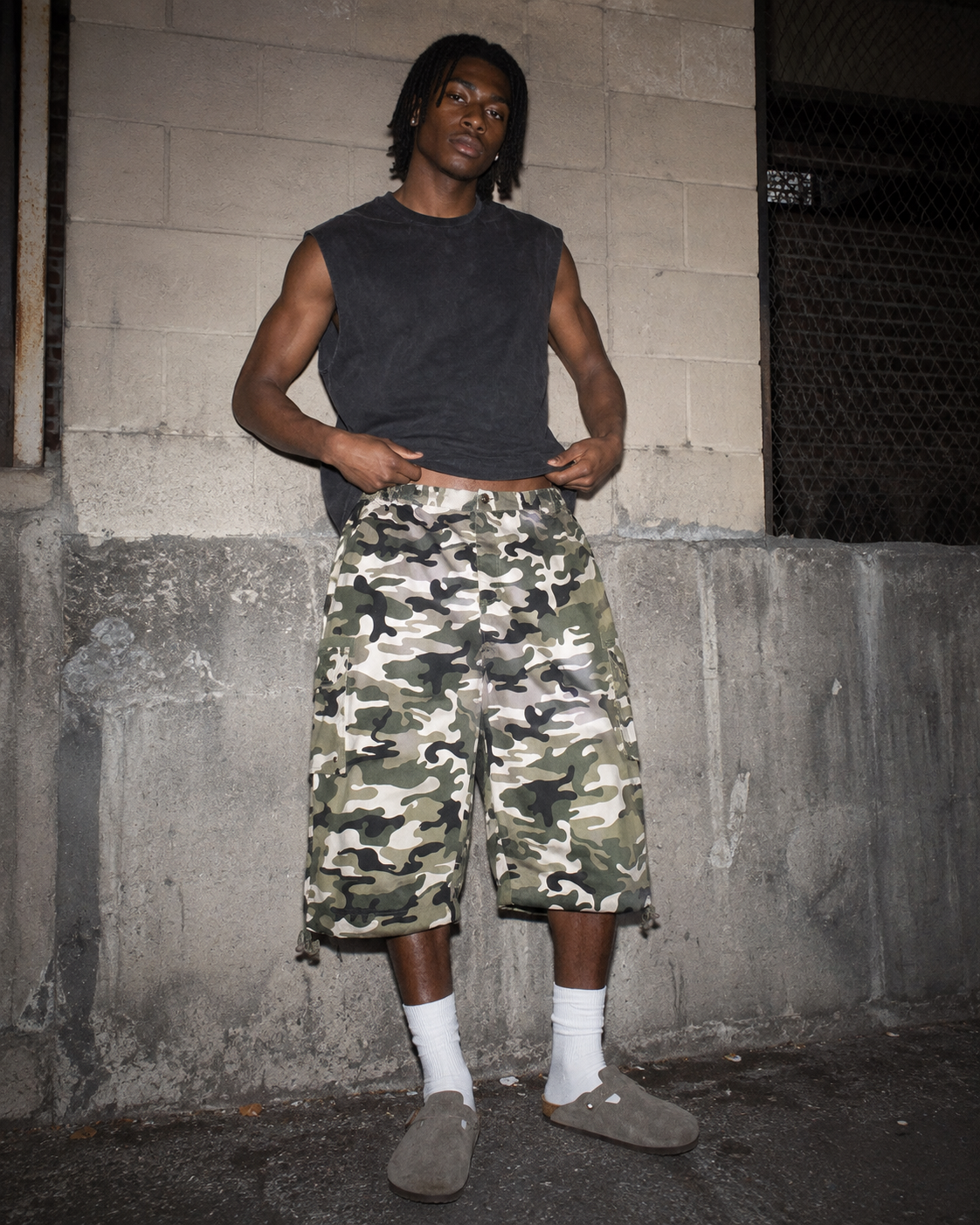Vintage Y2K Camouflage Cargo Shorts - Camo / Khaki / Green