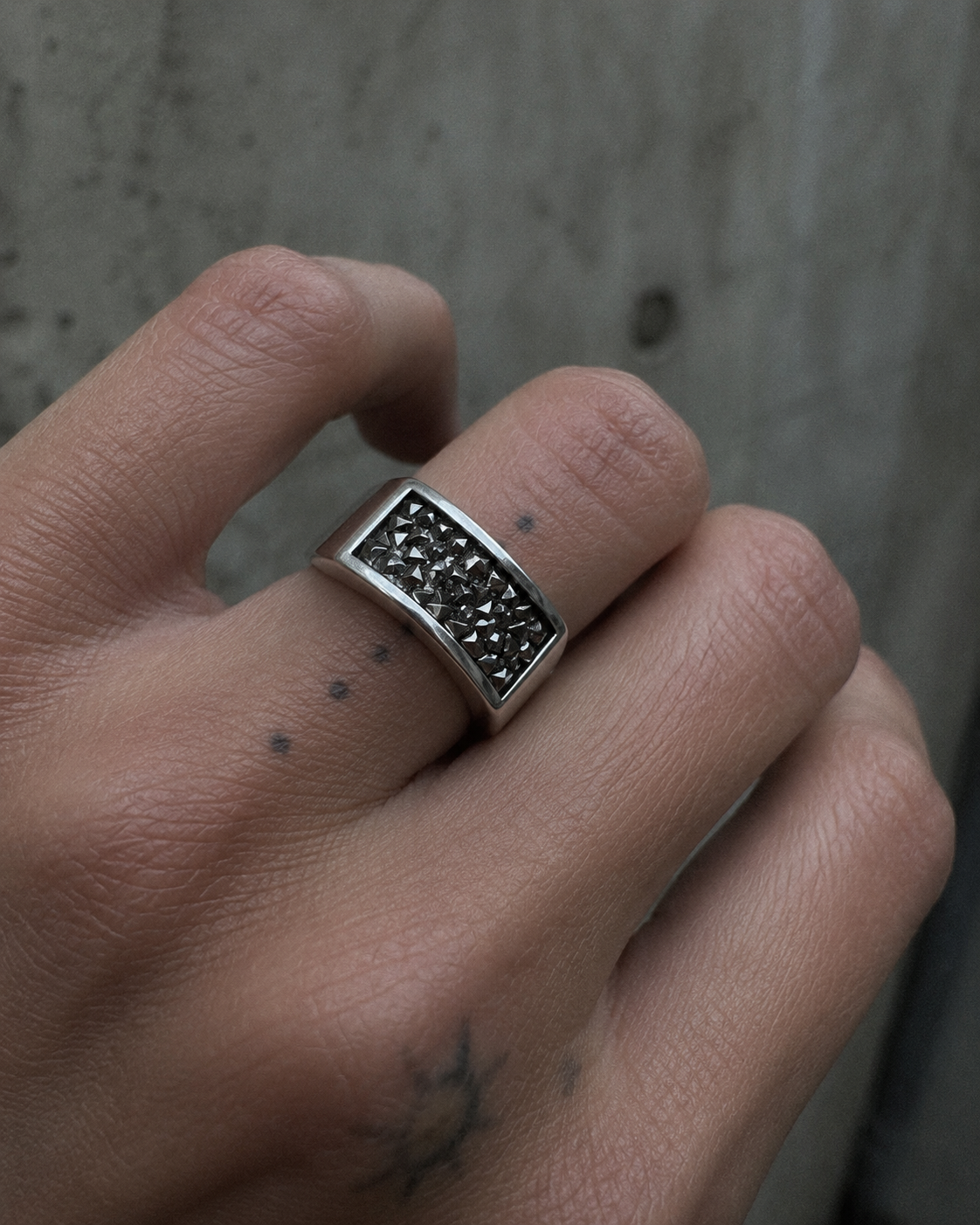 Pierre Lang Y2K Chunky Rhinestone Statement Ring – Silver / Smoked Crystal