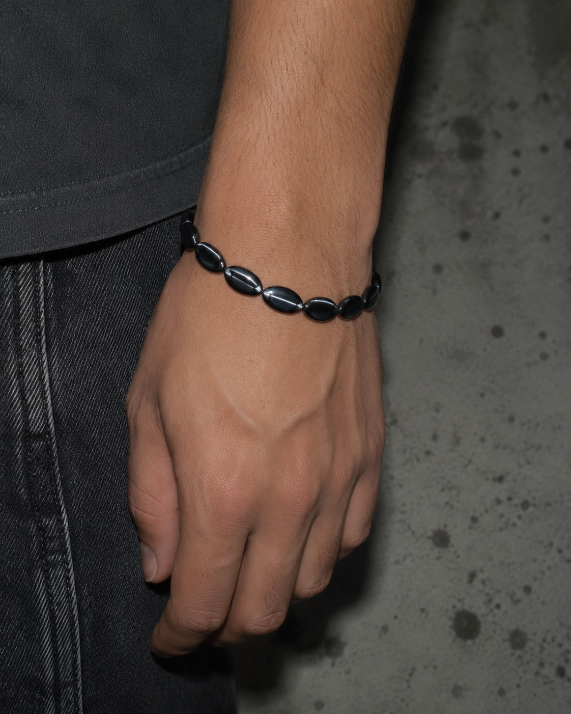Y2K Metallic Hematite Oval Bead Elastic Bracelet - All Black / Cyber Chrome
