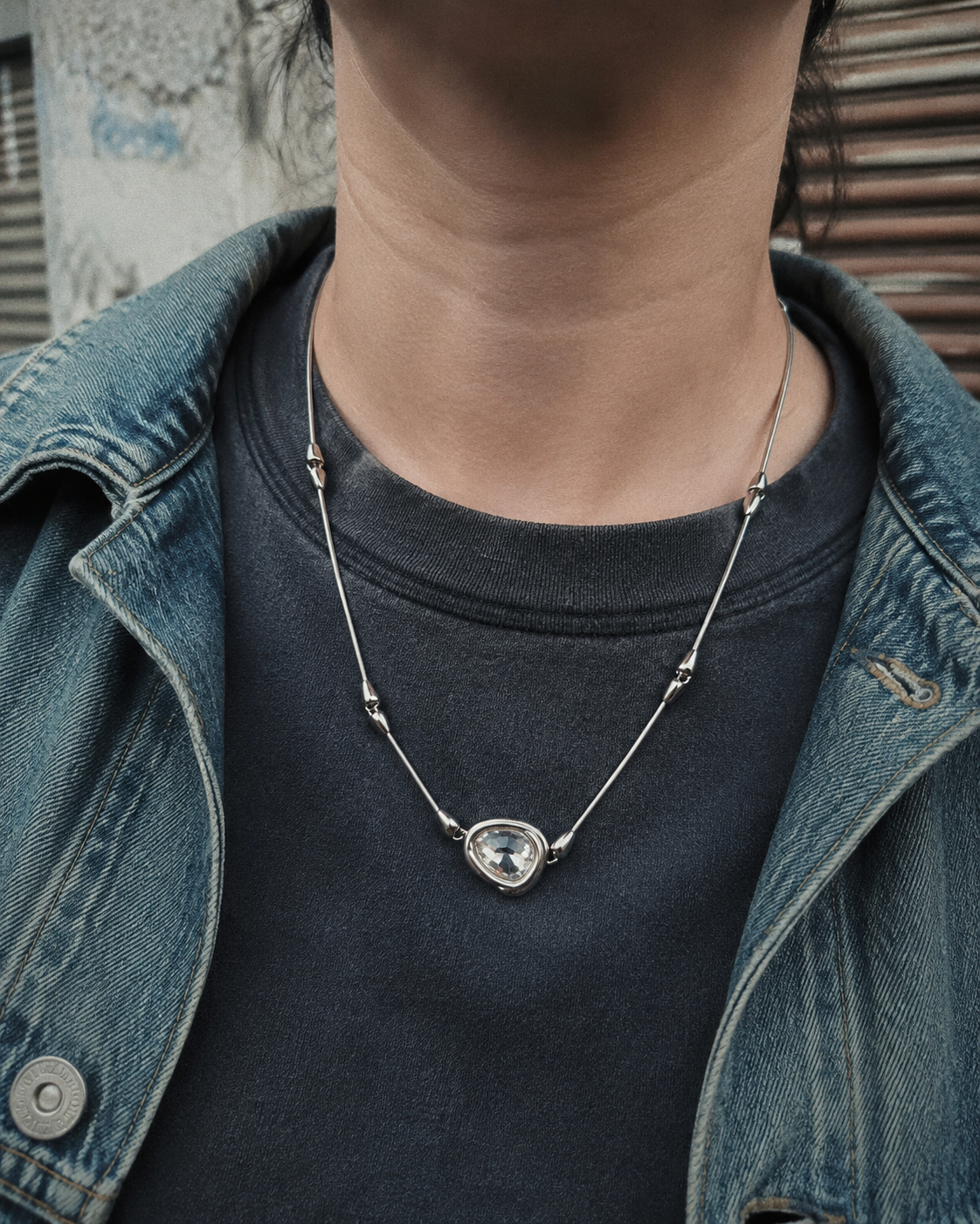 Pierre Lang Y2K Cyber Snake Chain Crystal Drop Necklace – Metallic Silver / Clear