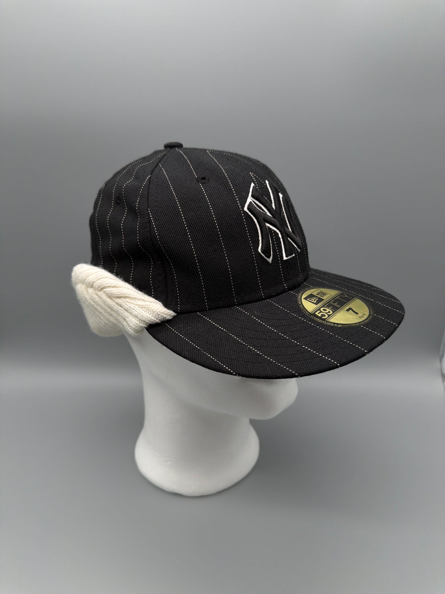 New Era NY Yankees Pinstripe Knit Earflap Fitted Cap - Black / Off-White