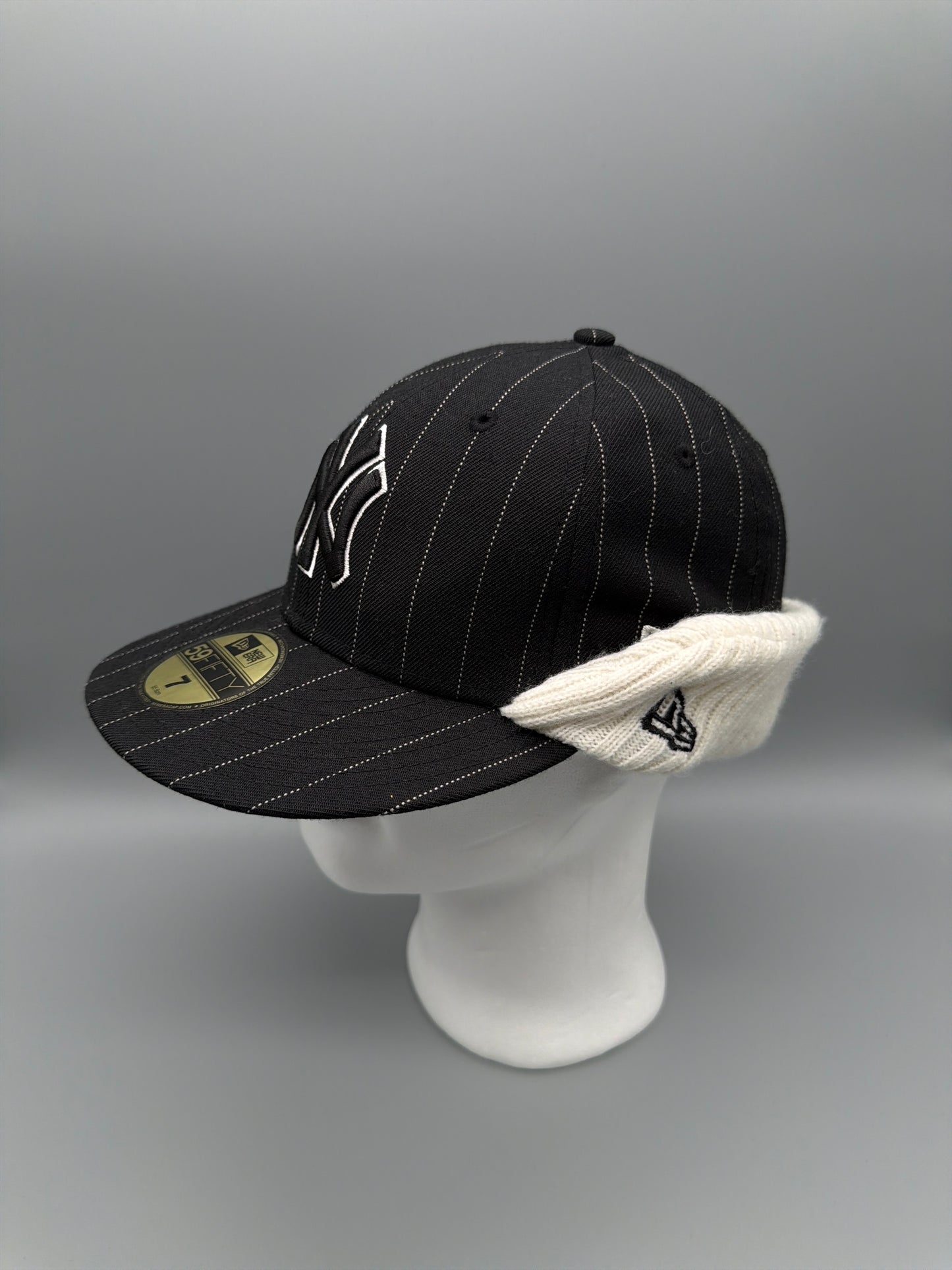 New Era NY Yankees Pinstripe Knit Earflap Fitted Cap - Black / Off-White