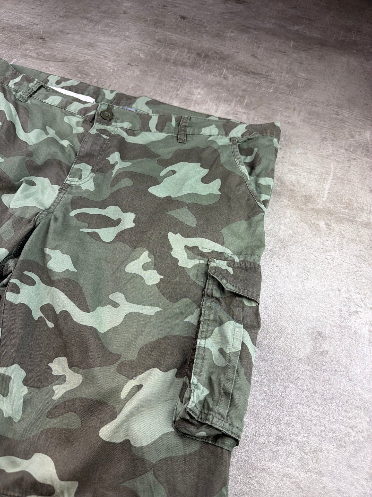 Vintage Utility Camo Cargo Shorts - Woodland Green