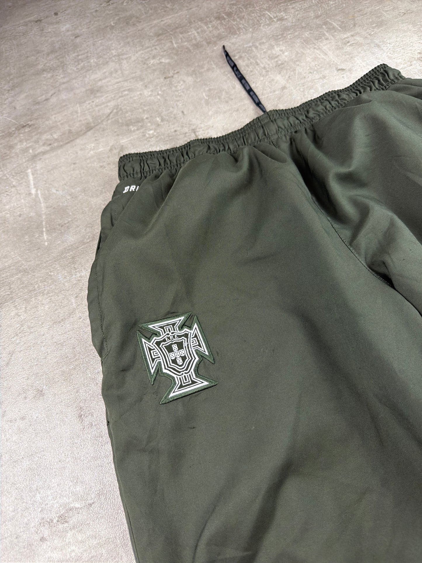 Nike Portugal Vintage Nationalteam Dri-FIT Trackpants - Olive / Red