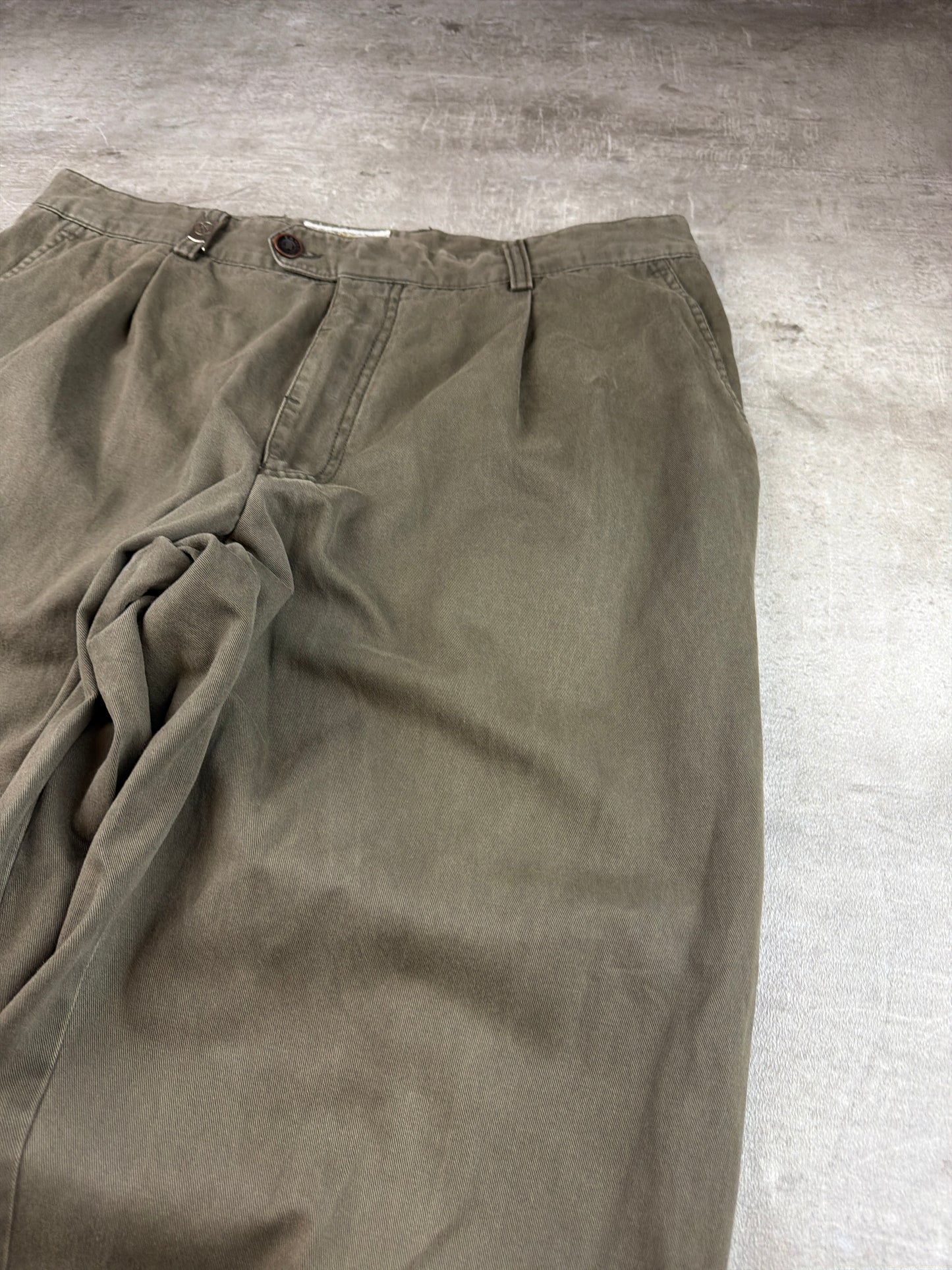 Camel Collection Vintage Pleated Chino Pants - Olive / Earthy Khaki