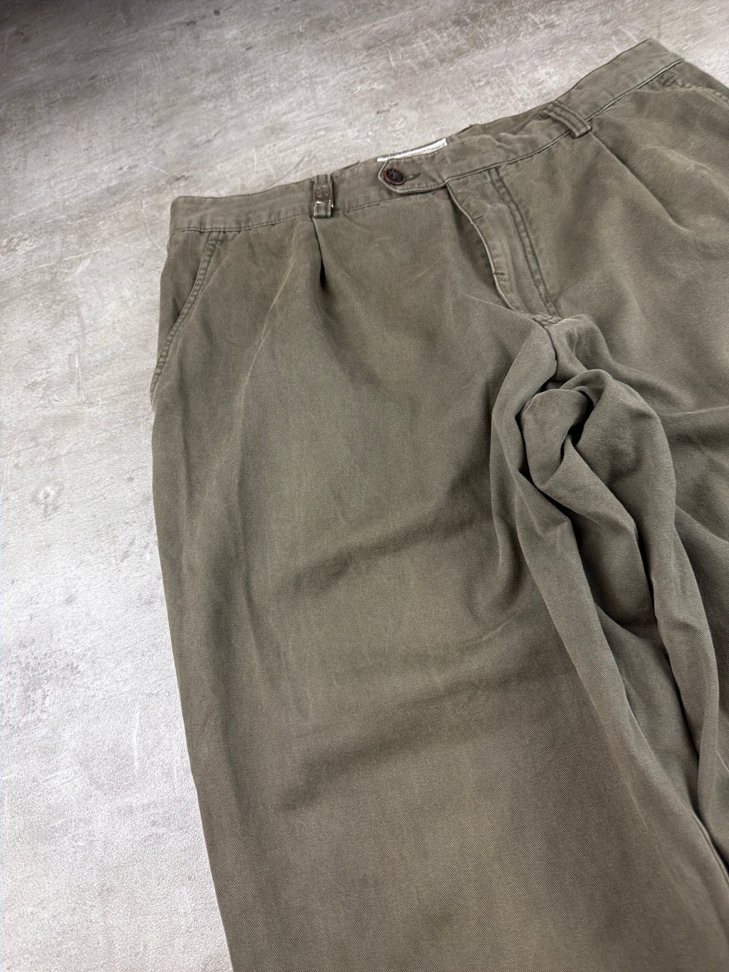 Camel Collection Vintage Pleated Chino Pants - Olive / Earthy Khaki