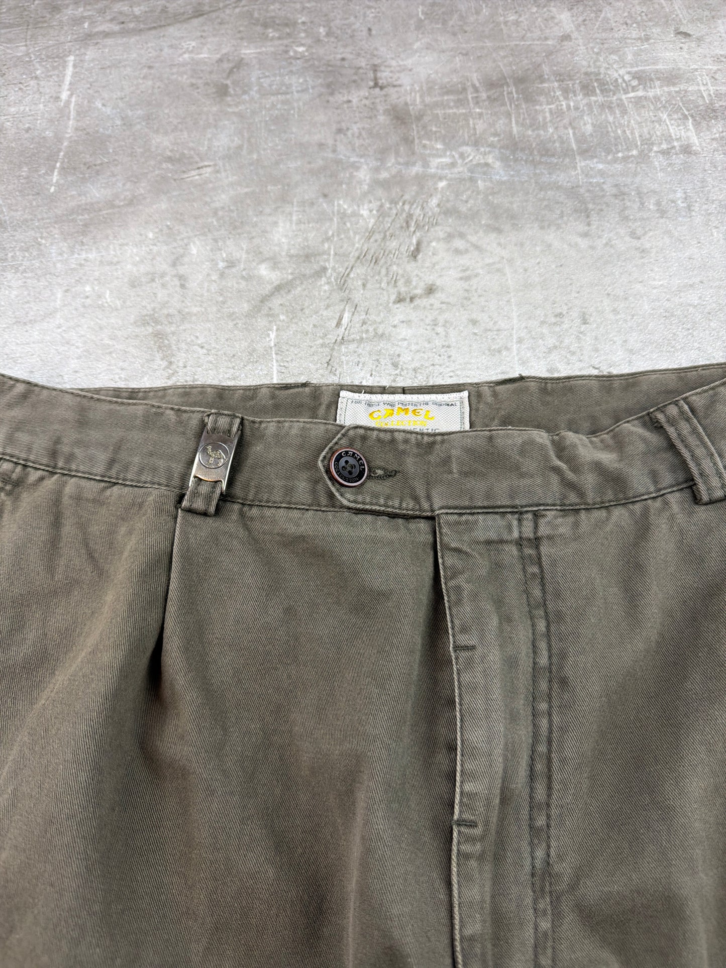 Camel Collection Vintage Pleated Chino Pants - Olive / Earthy Khaki