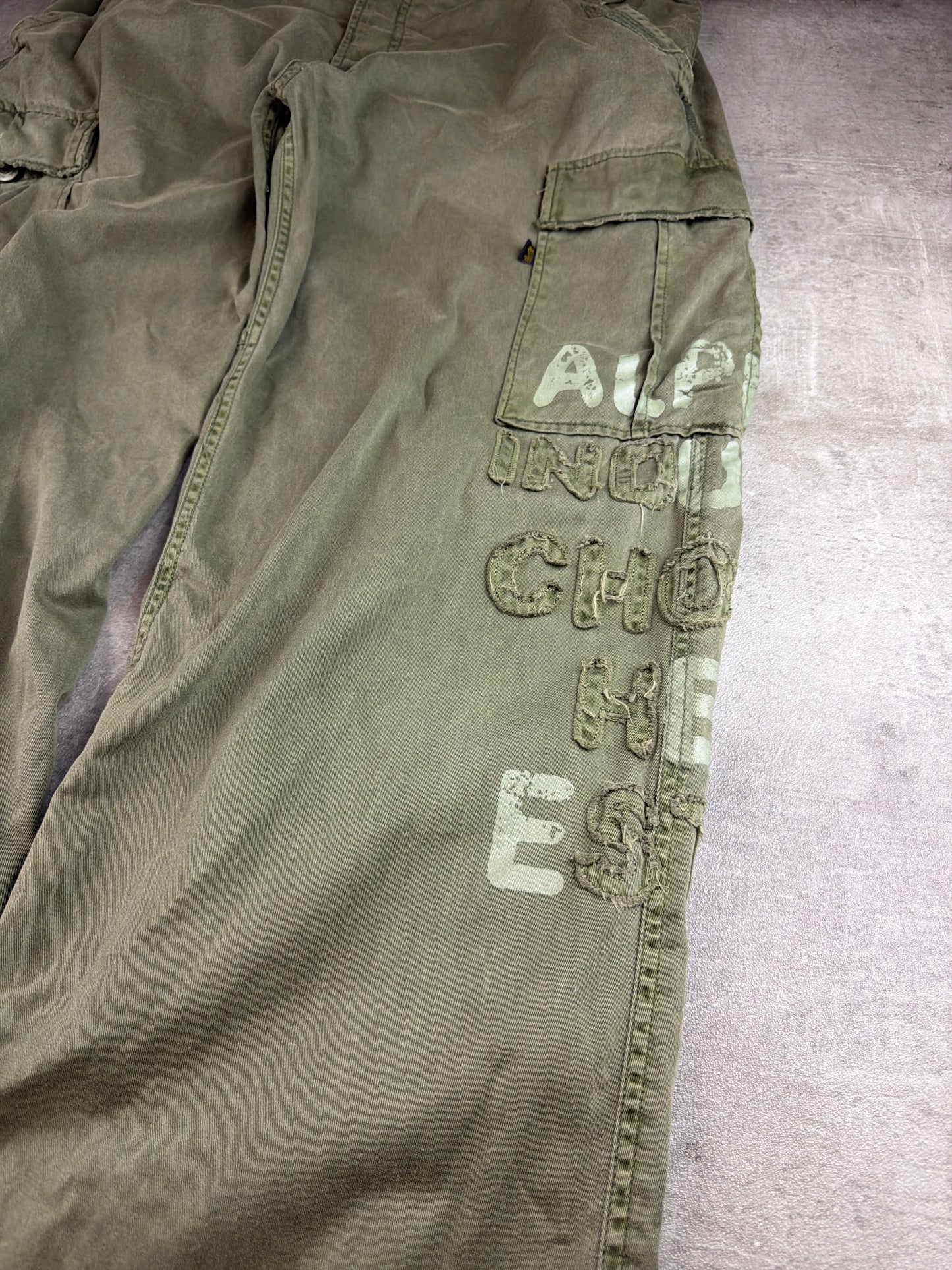 Alpha Industries Vintage Wide-Leg Cargo Pants - Olive Green