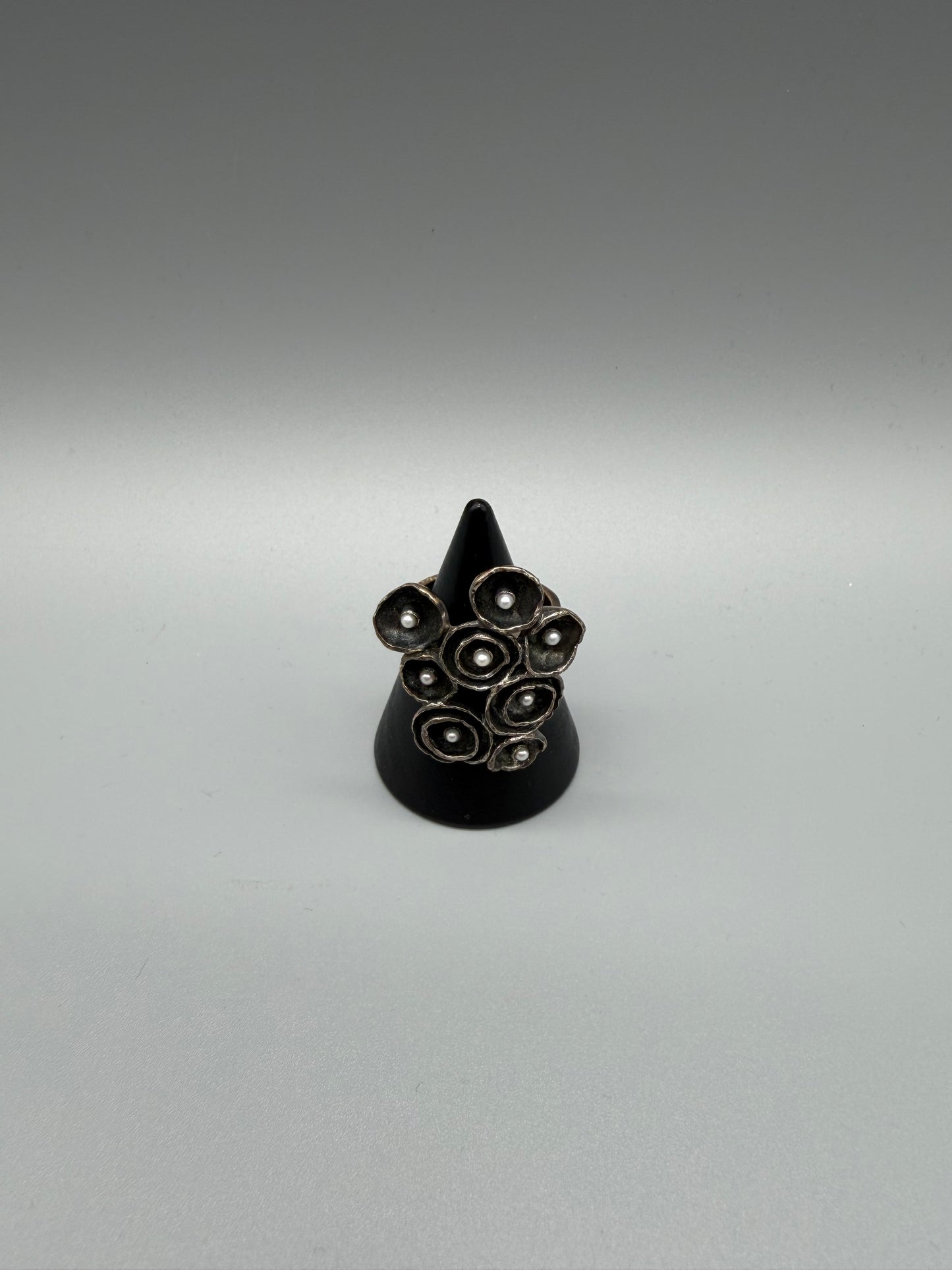 Pierre Lang Statement Floral Pearl Cluster Ring – Antique Silver / Indie Sleaze Grunge