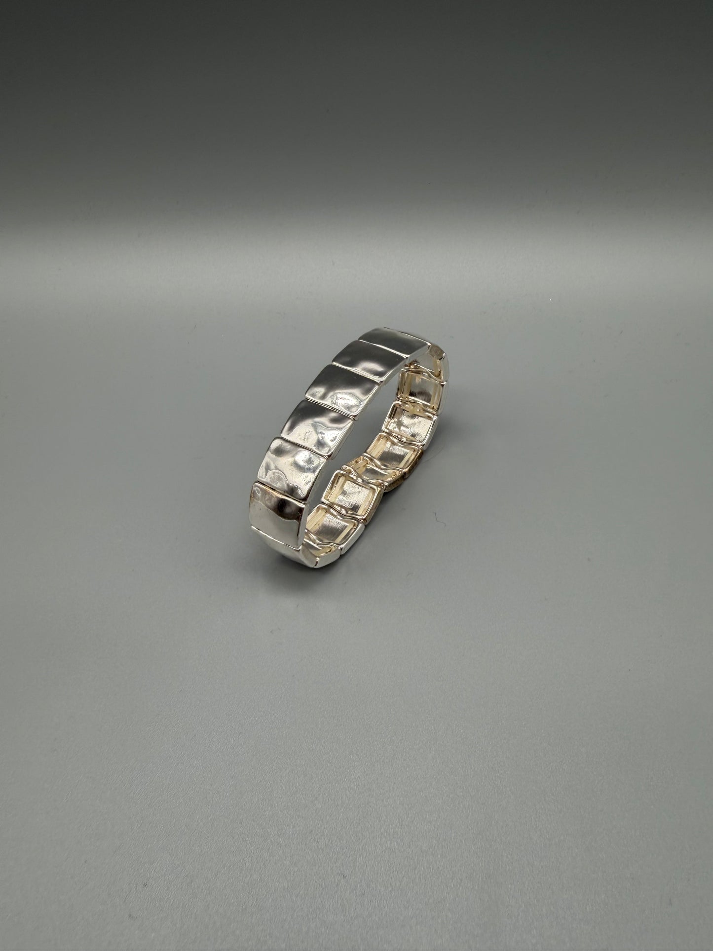 Pierre Lang Chunky Segment Elastic Bangle Bracelet - Metallic Silver