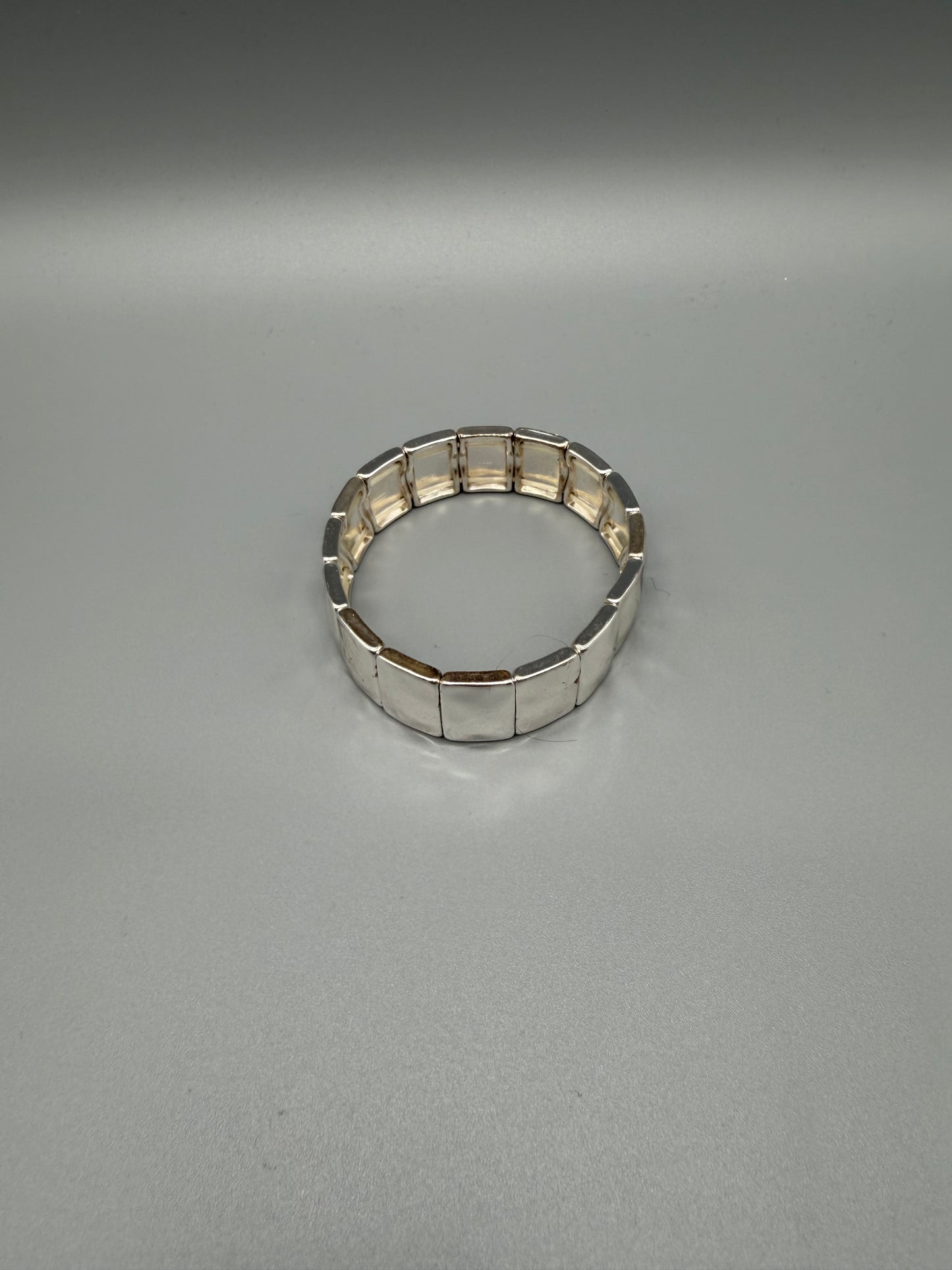 Pierre Lang Chunky Segment Elastic Bangle Bracelet - Metallic Silver