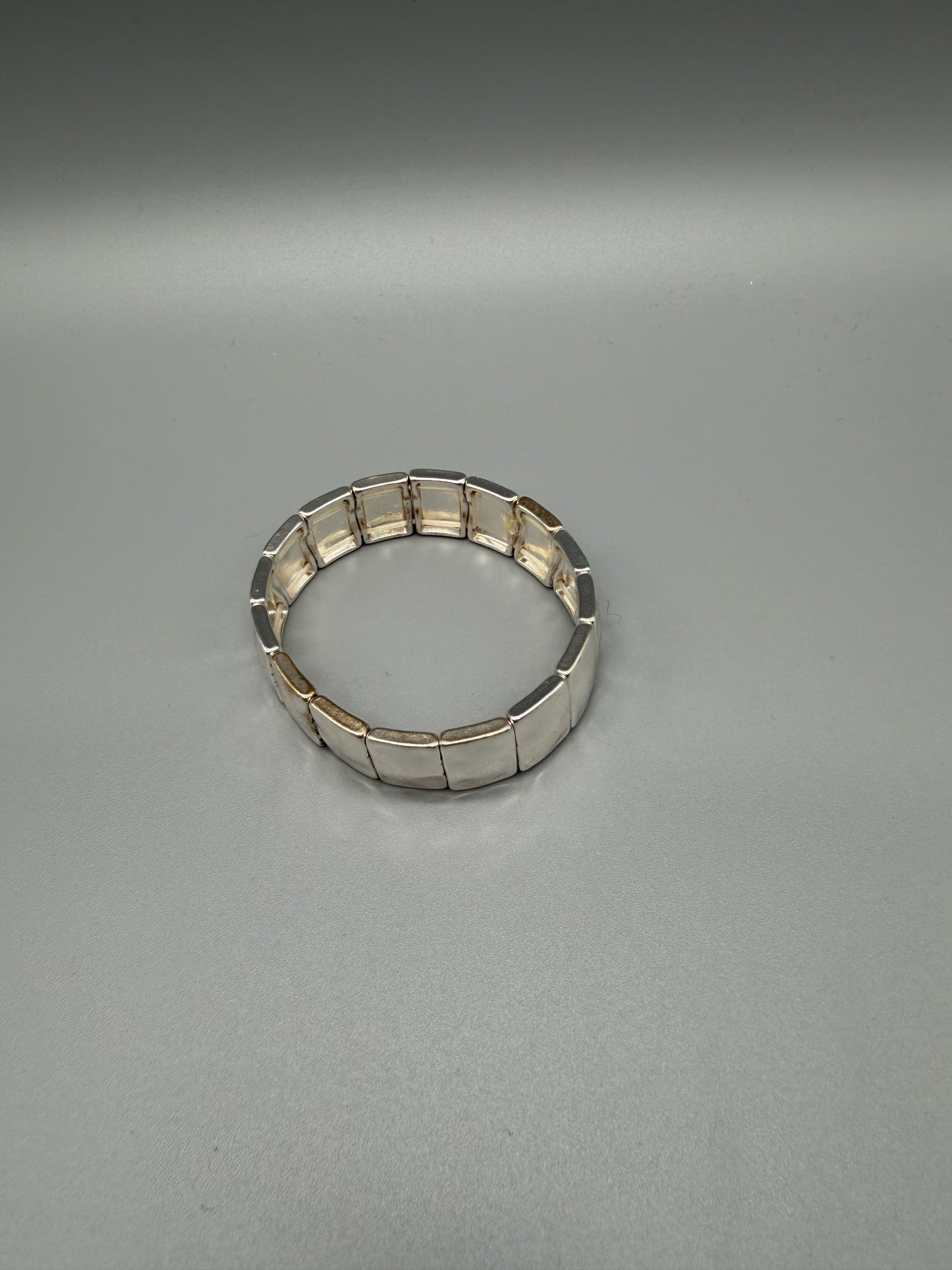 Pierre Lang Chunky Segment Elastic Bangle Bracelet - Metallic Silver