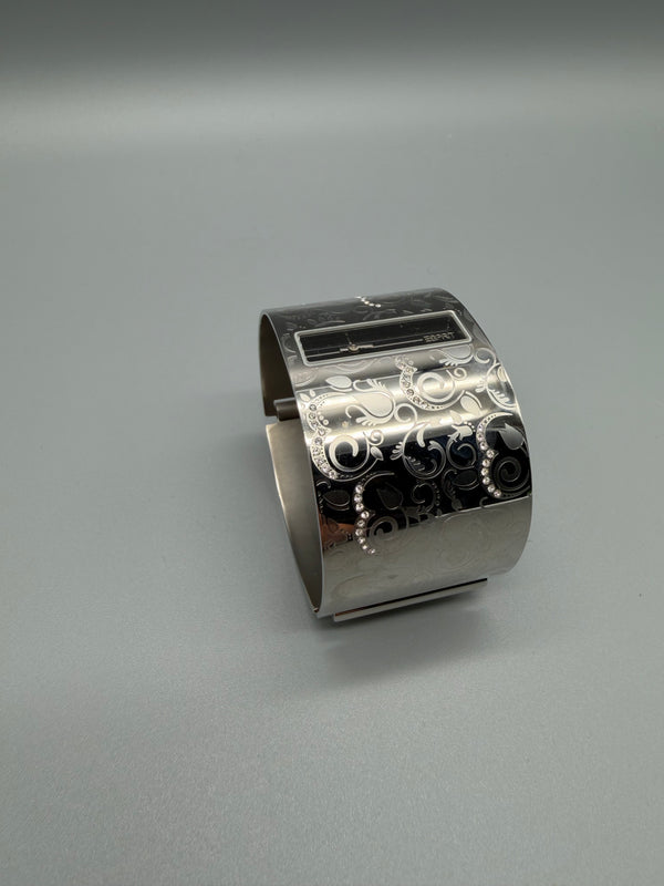 Esprit Cyber Y2K Floral Engraved Bangle Watch – Silver & Black Metallic