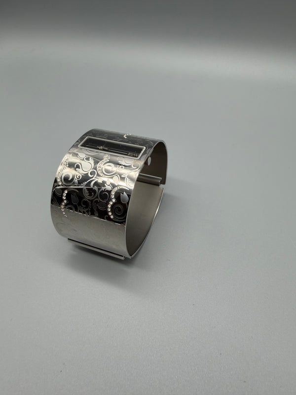 Esprit Cyber Y2K Floral Engraved Bangle Watch – Silver & Black Metallic