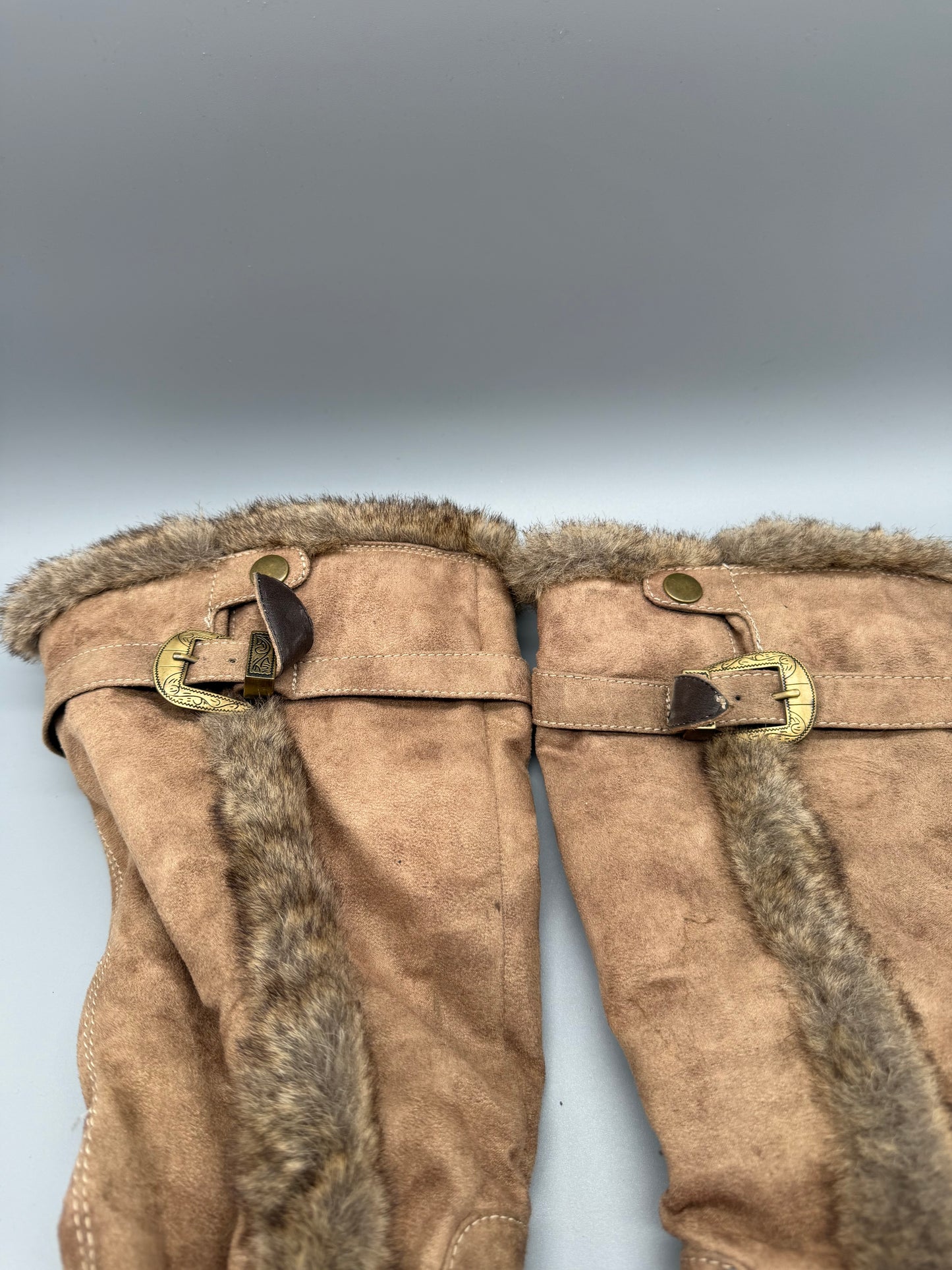 Vintage Y2K Fur Trim Western Buckle Heeled Boots – Camel / Warm Brown