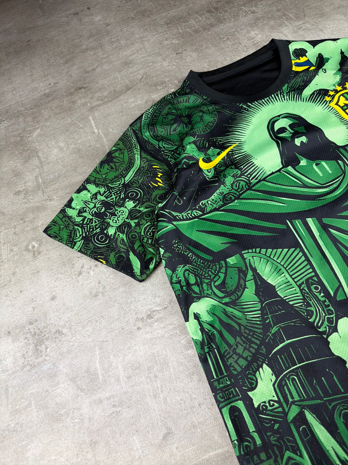 Nike Brazil "Cristo Redentor" Vini Jr. Fantasy Trikot – Neon Green Graphic Print