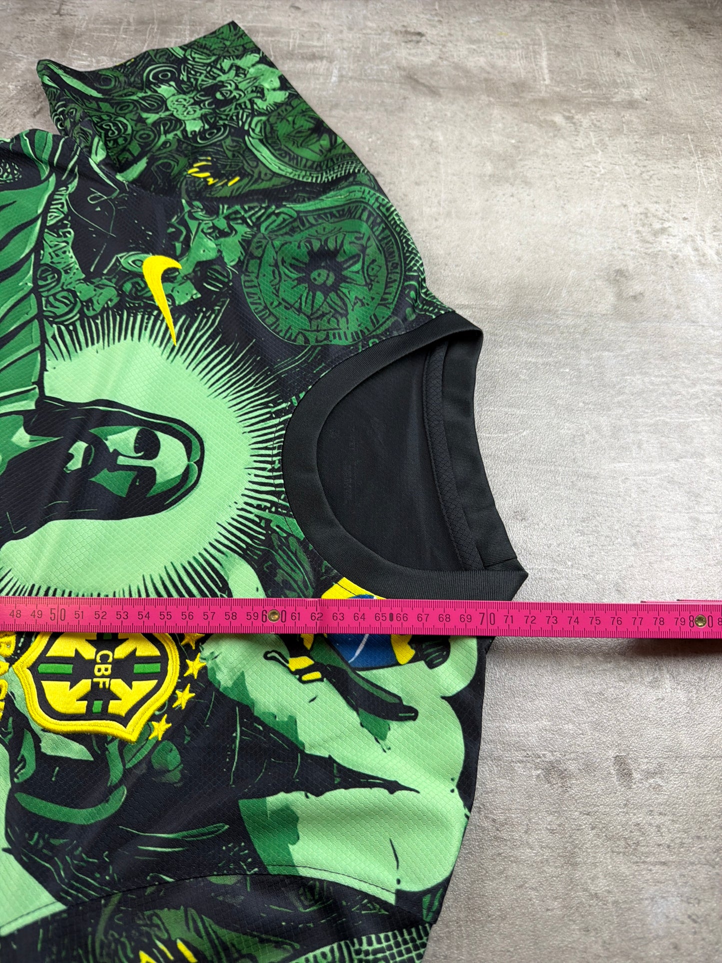 Nike Brazil "Cristo Redentor" Vini Jr. Fantasy Trikot – Neon Green Graphic Print