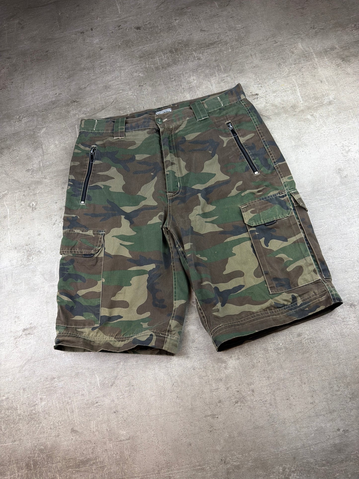 Trekking Basics Tactical Utility Multi-Pocket Cargo Shorts – Woodland Camo