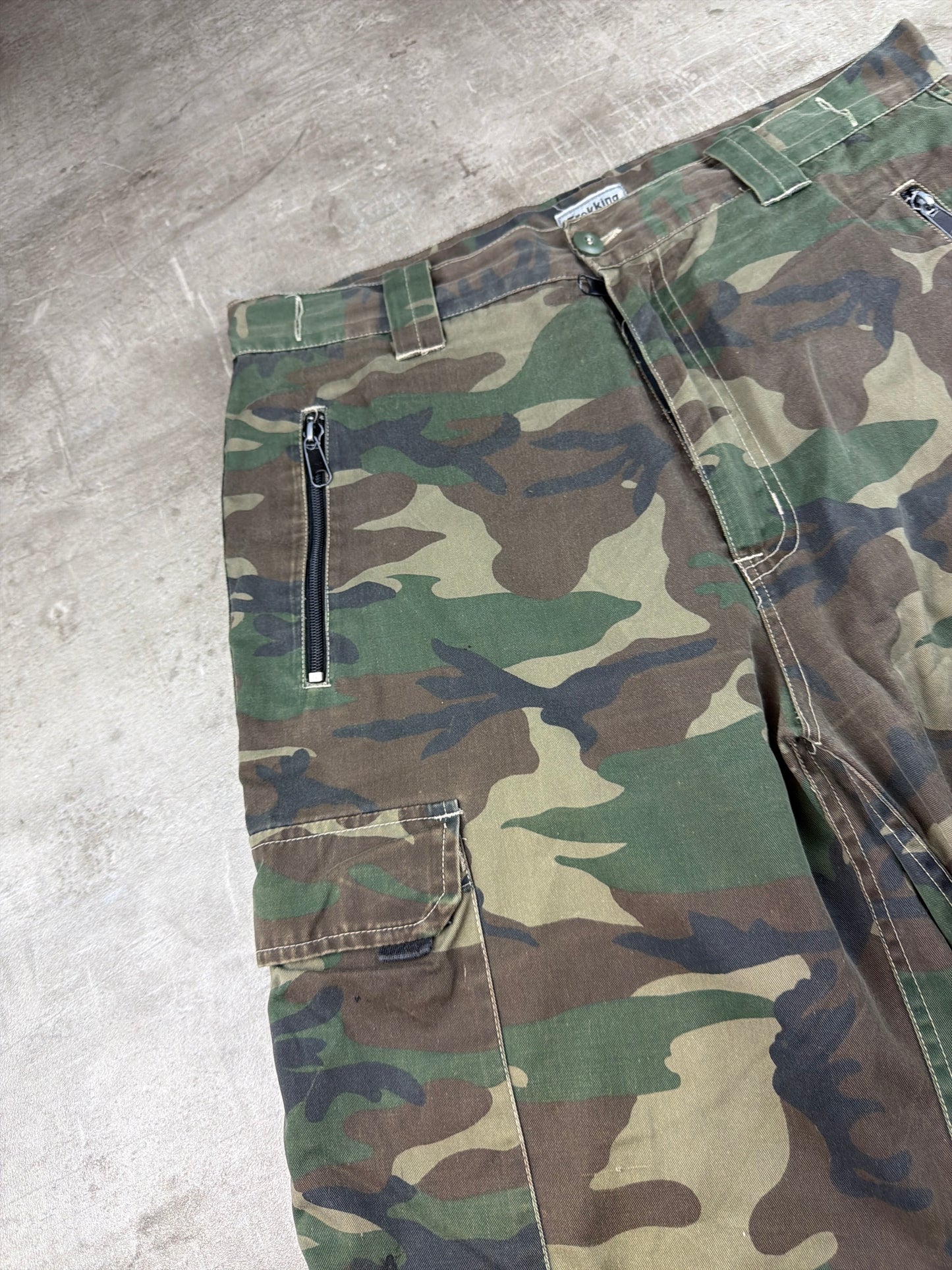 Trekking Basics Tactical Utility Multi-Pocket Cargo Shorts – Woodland Camo