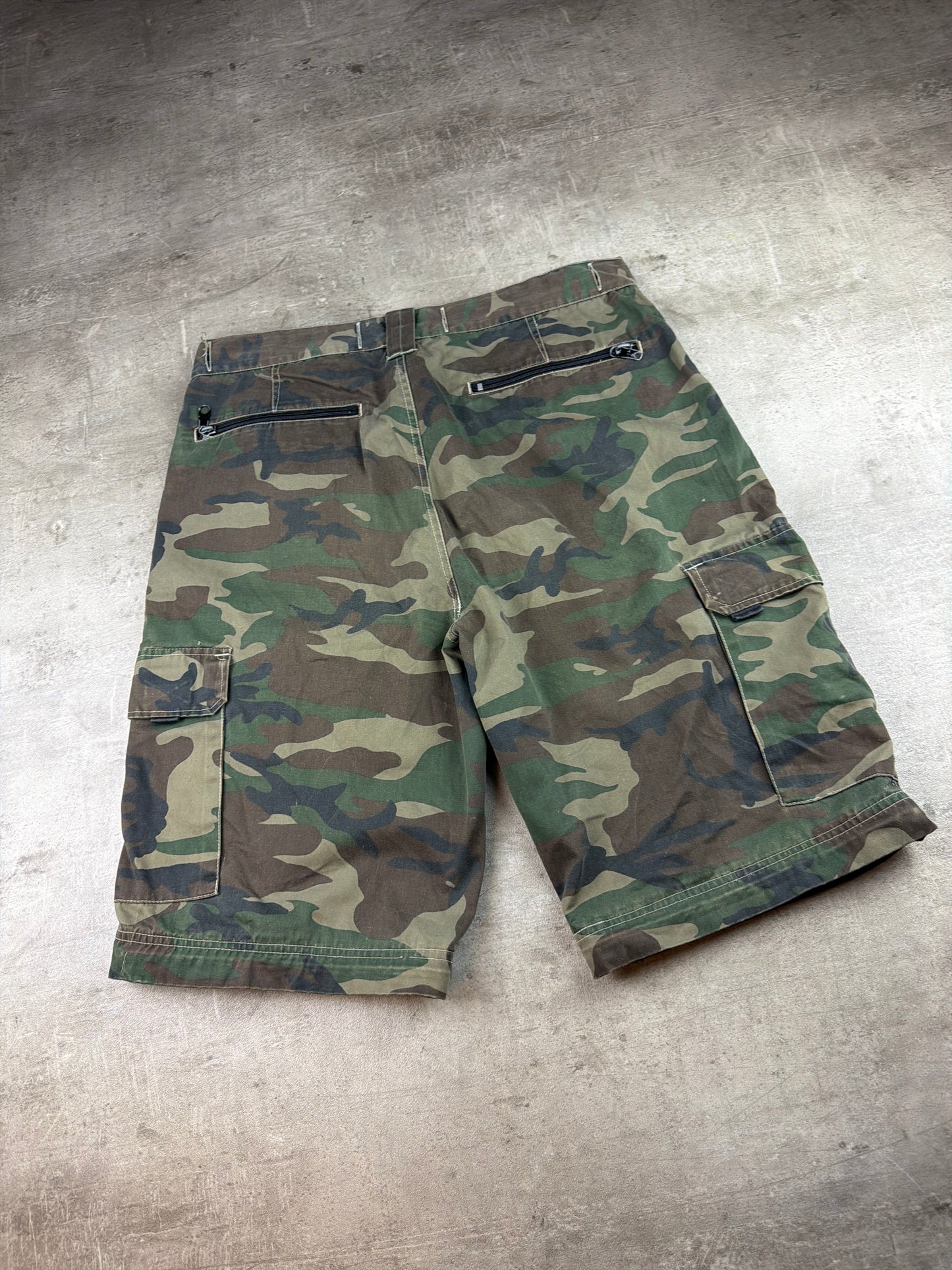 Trekking Basics Tactical Utility Multi-Pocket Cargo Shorts – Woodland Camo