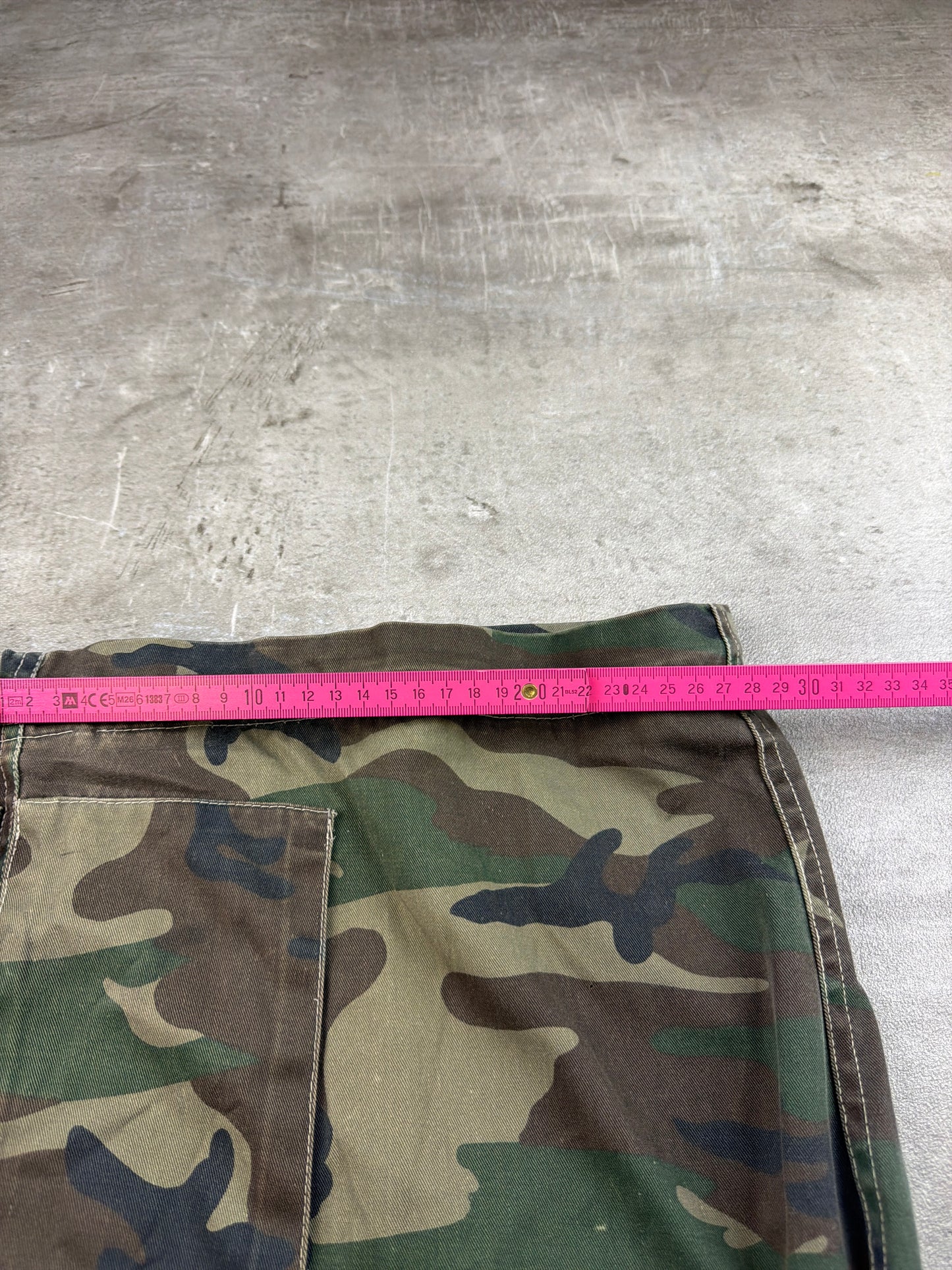 Trekking Basics Tactical Utility Multi-Pocket Cargo Shorts – Woodland Camo