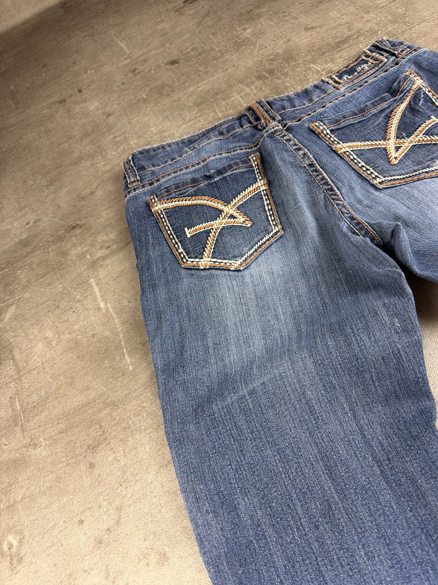 Amethyst Y2K Aesthetic Embroidered Flare Denim Jeans – Washed Blue / Low Waist