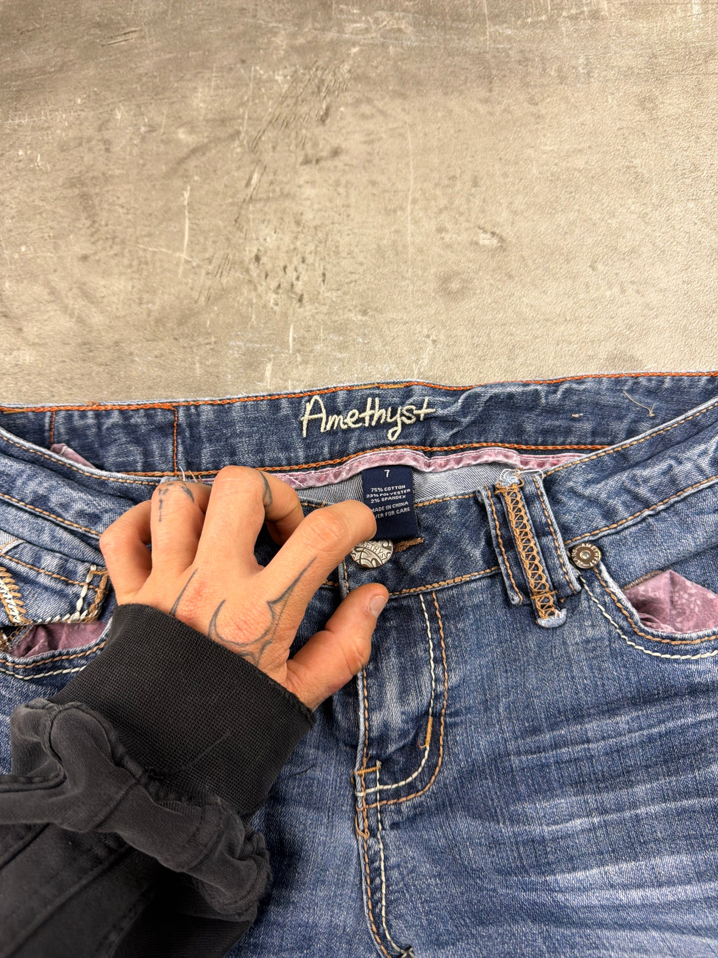 Amethyst Y2K Aesthetic Embroidered Flare Denim Jeans – Washed Blue / Low Waist