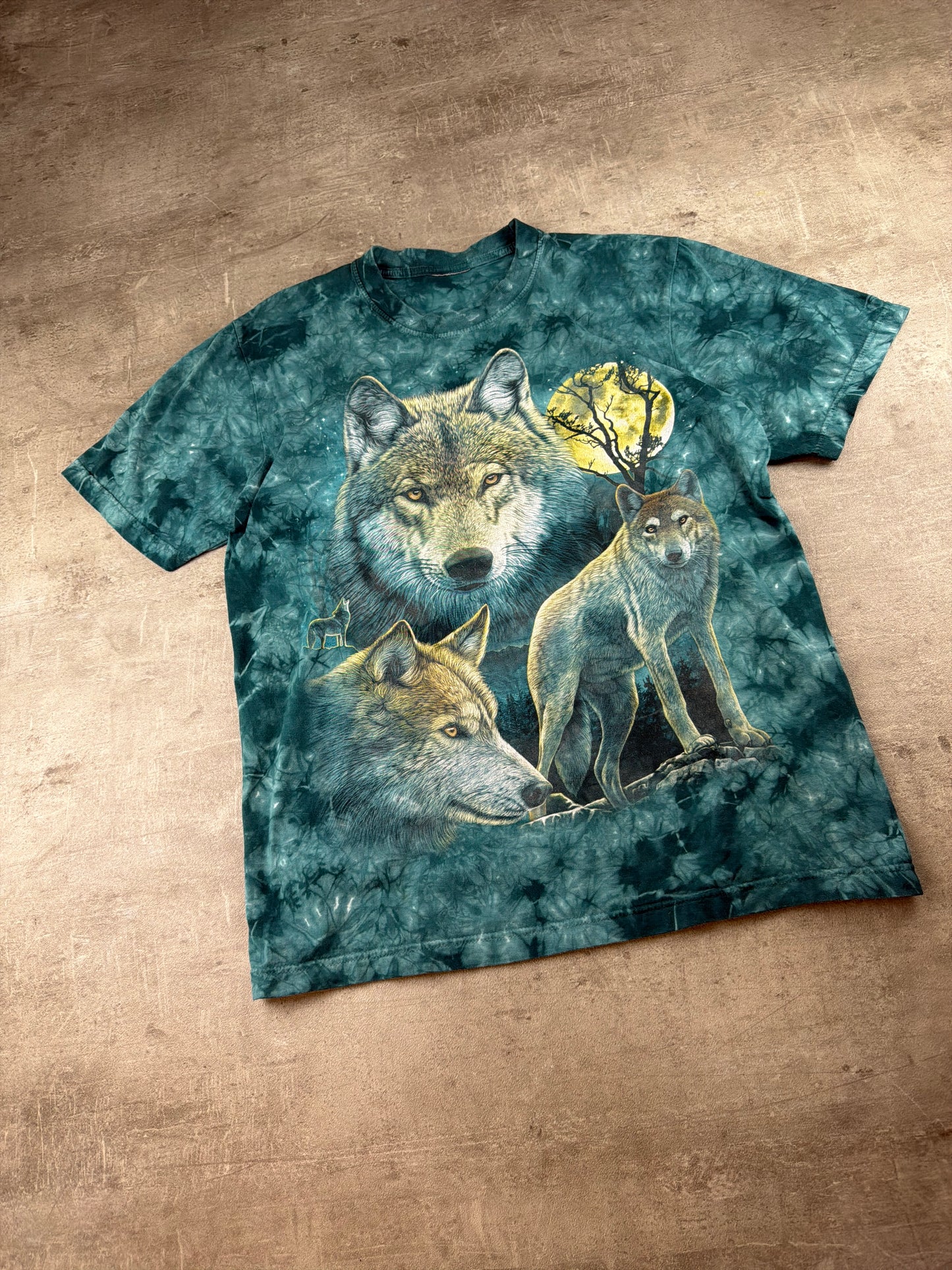 Vintage "Wolfpack Moonlight" Graphic Tee – Green Tie-Dye Y2K Acid Wash