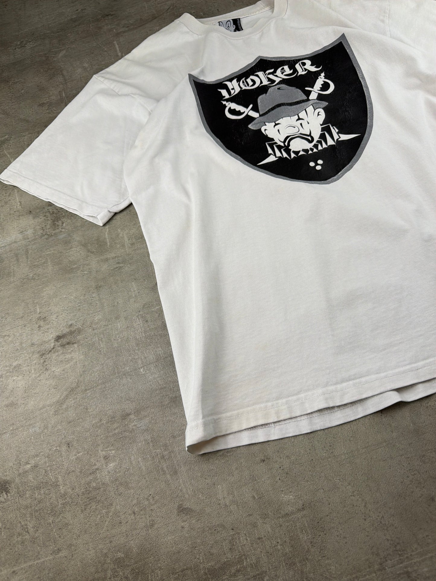 Joker Brand Vintage 00s "Raiders Crest" Graphic T-Shirt - Off-White / Monochrome Chicano Streetwear