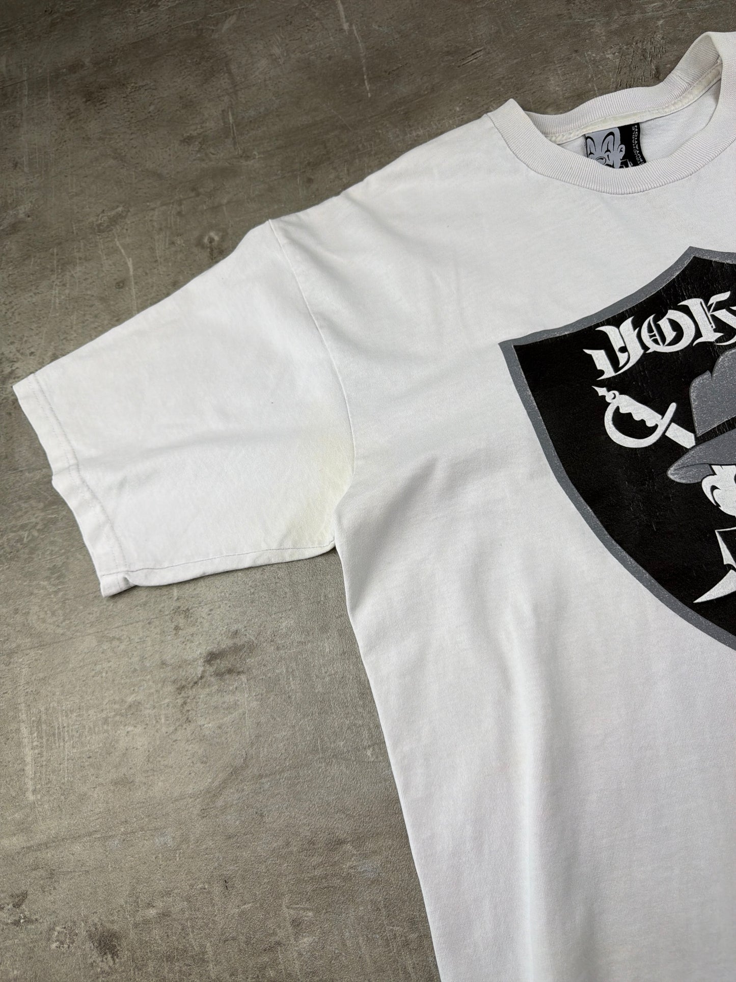 Joker Brand Vintage 00s "Raiders Crest" Graphic T-Shirt - Off-White / Monochrome Chicano Streetwear