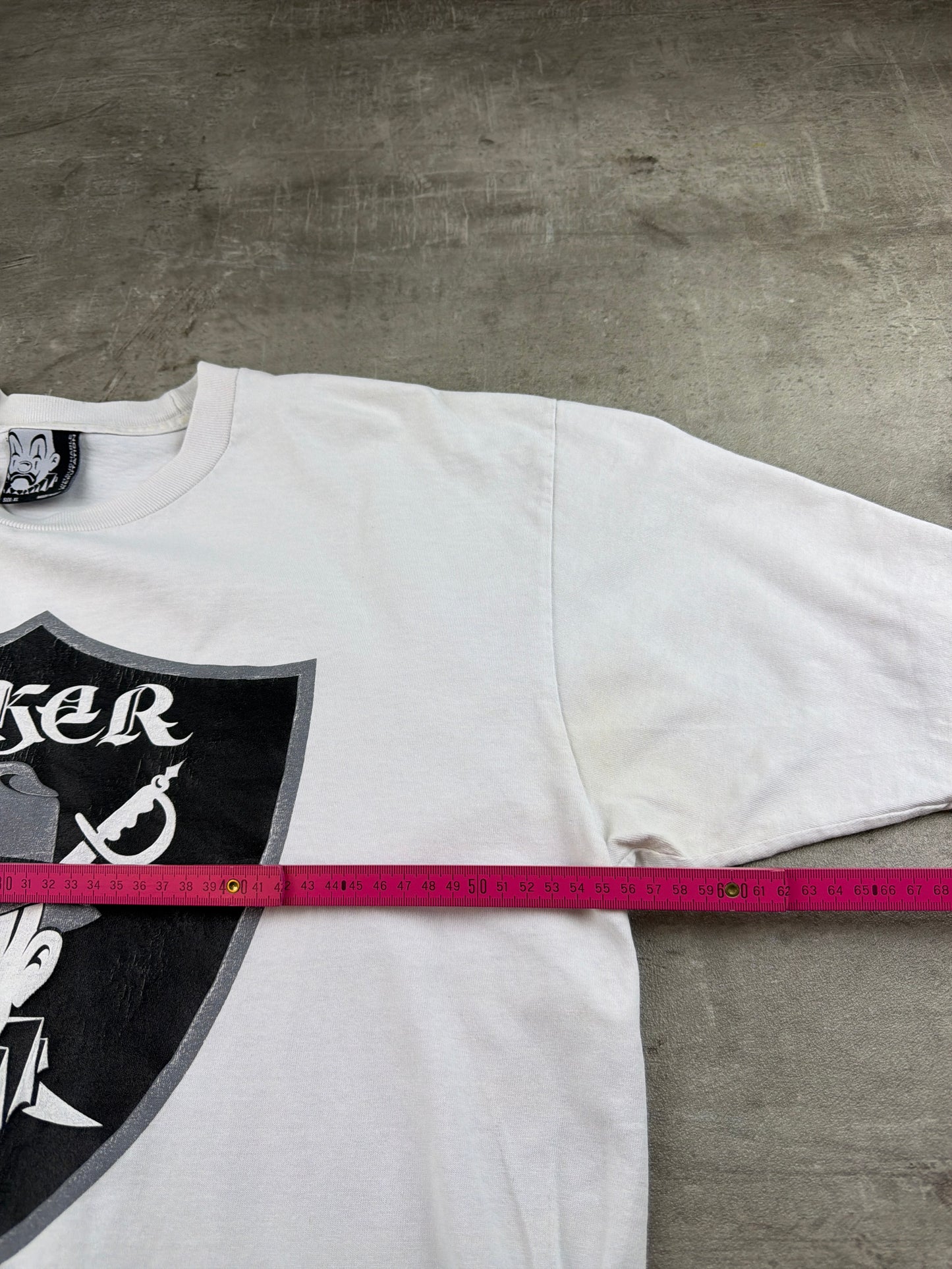 Joker Brand Vintage 00s "Raiders Crest" Graphic T-Shirt - Off-White / Monochrome Chicano Streetwear