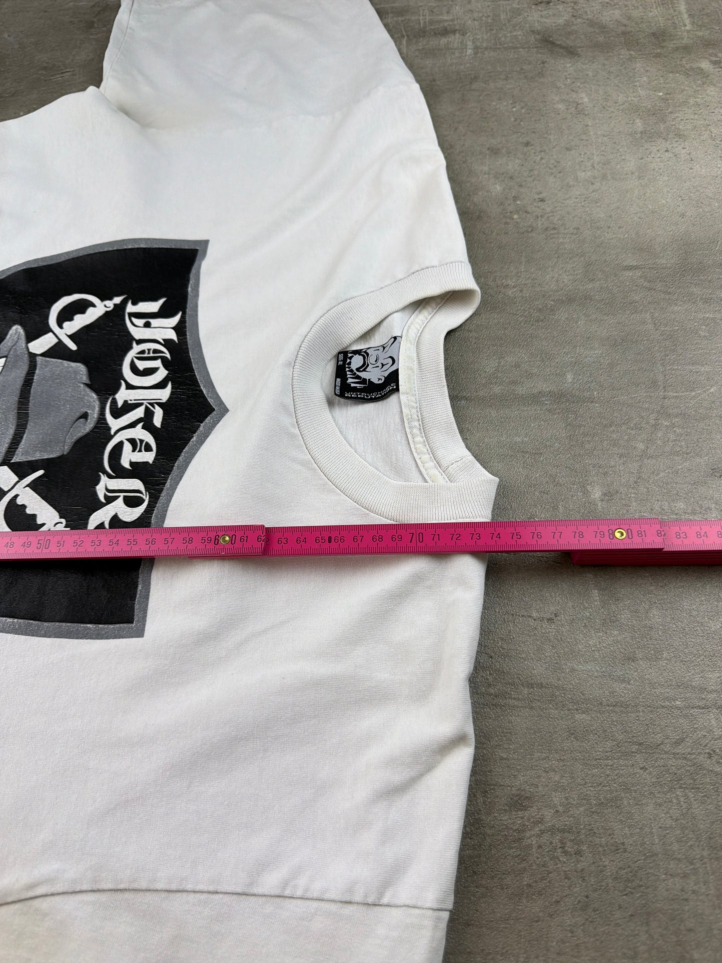 Joker Brand Vintage 00s "Raiders Crest" Graphic T-Shirt - Off-White / Monochrome Chicano Streetwear