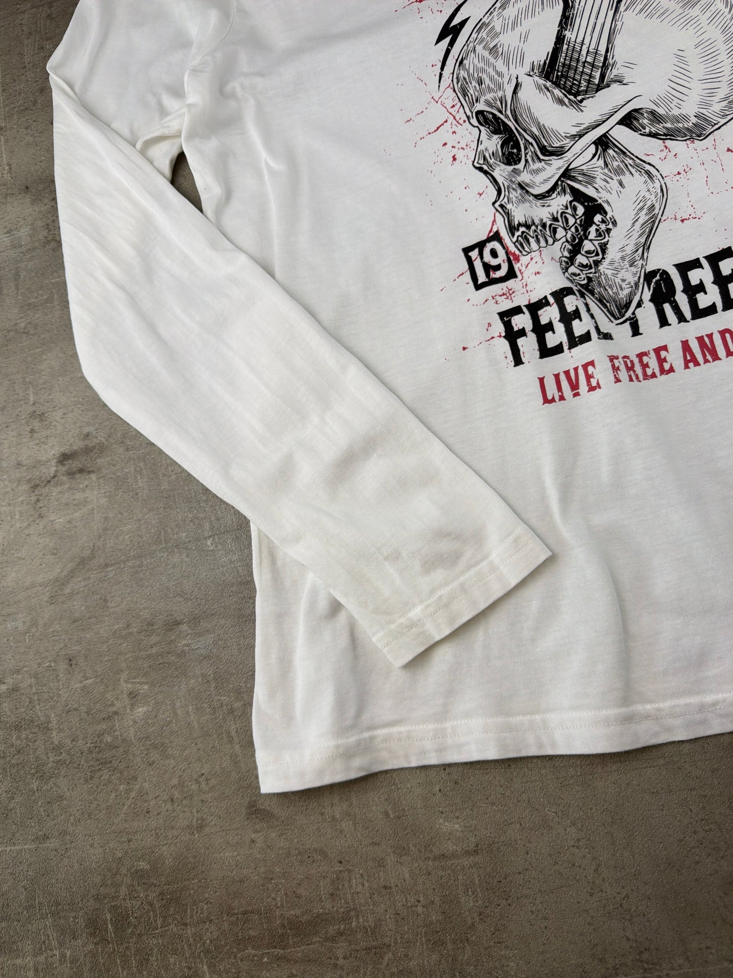 Vintage Grunge Rock "Stay True" Skull Longsleeve – Off-White / Graphic Print