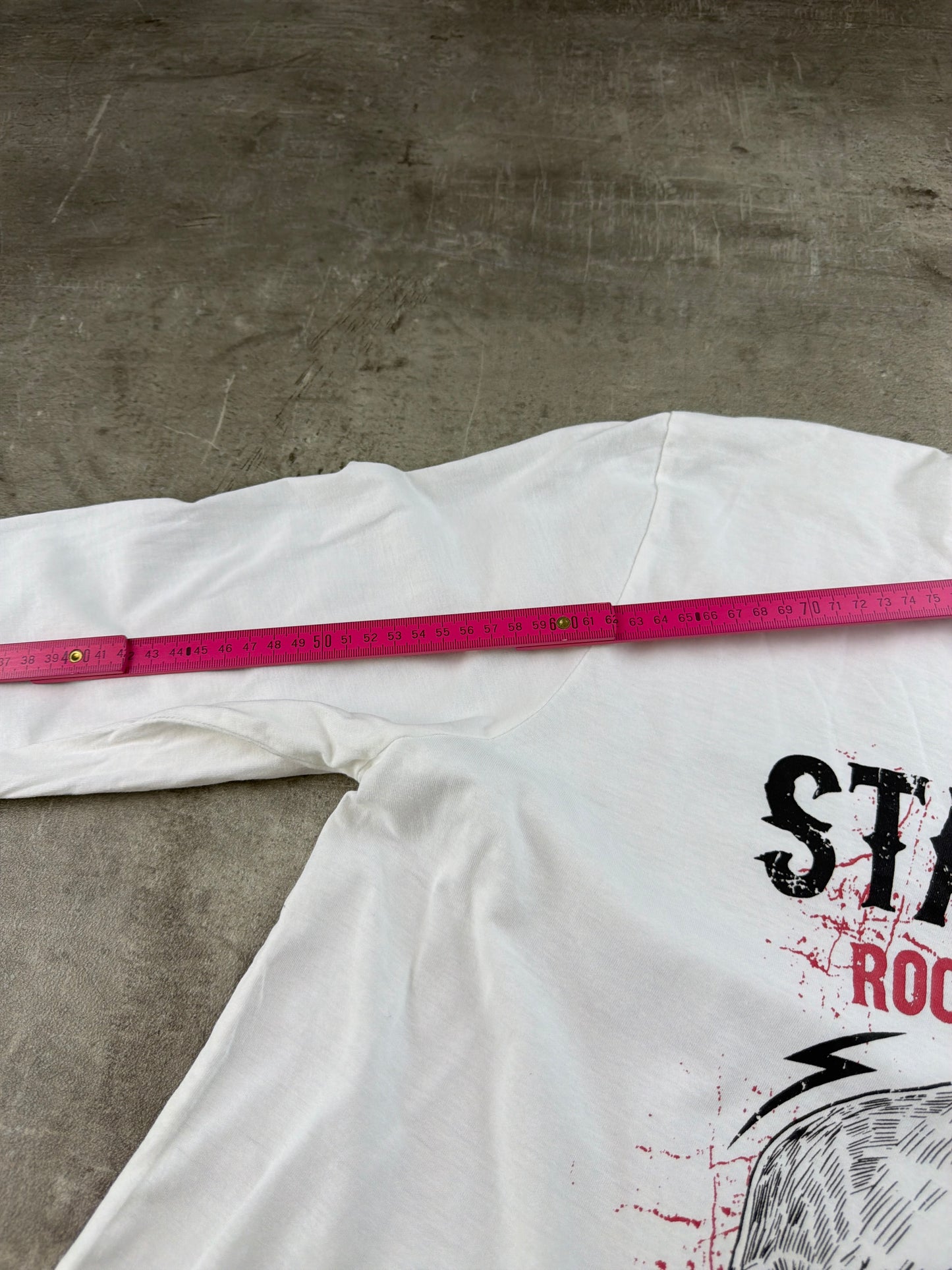 Vintage Grunge Rock "Stay True" Skull Longsleeve – Off-White / Graphic Print