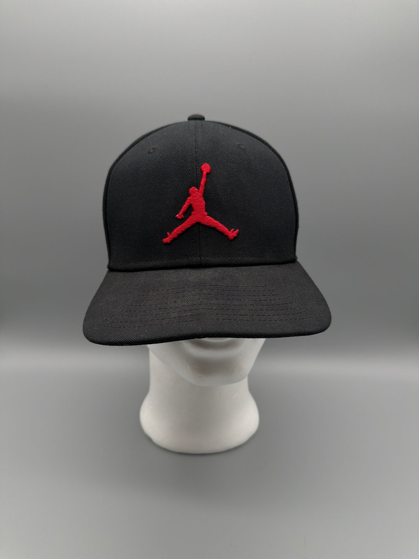Nike Air Jordan Jumpman Snapback Cap - Black / Red