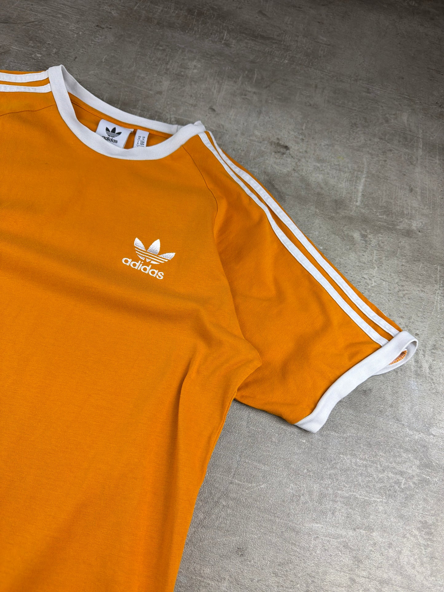 Adidas Originals 3-Stripes Retro Ringer Tee – Mustard Yellow / Blokecore Y2K