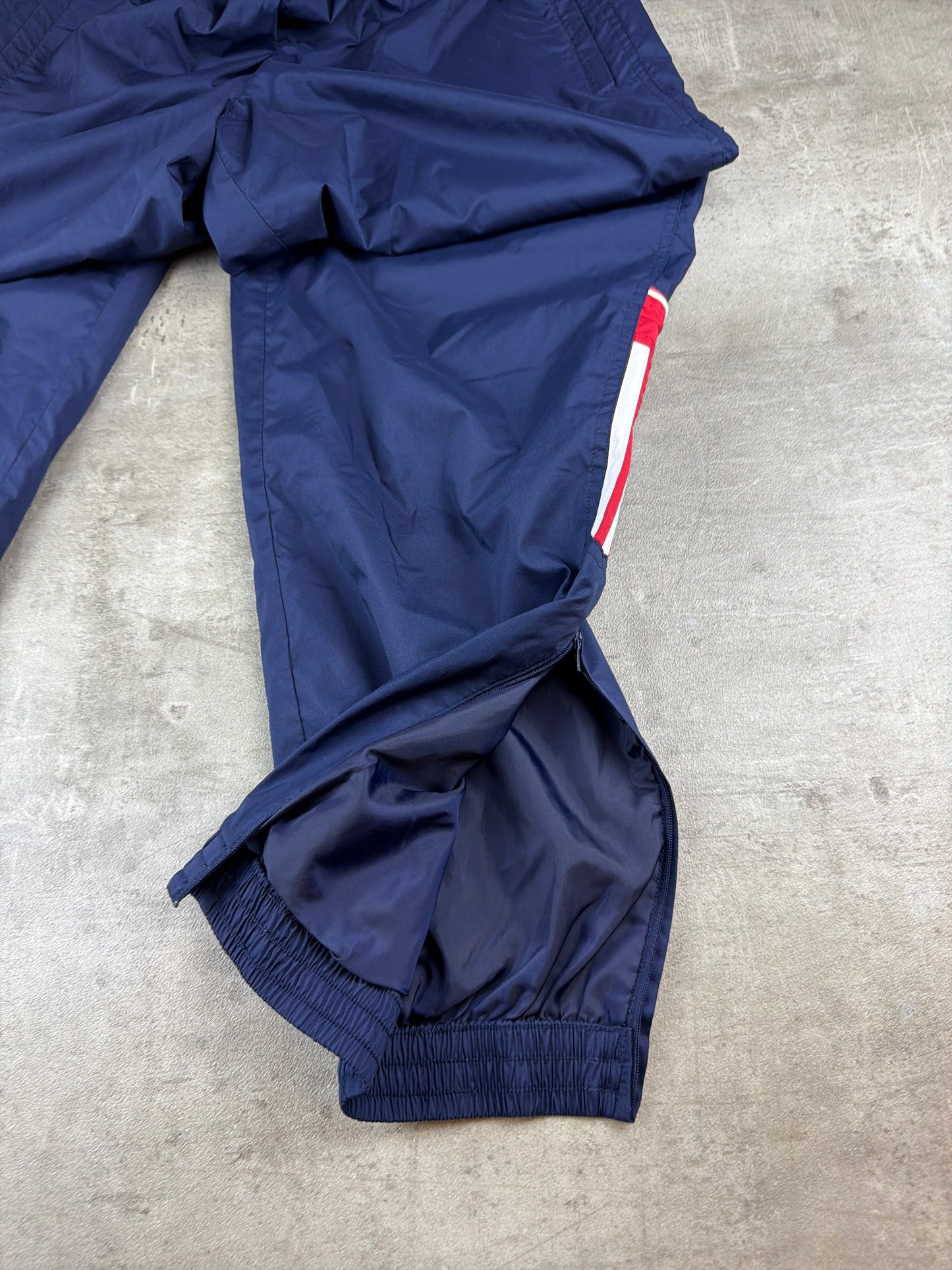 Vintage Adidas 00s Baggy Nylon Trackpants – Dark Navy / Red-White Stripes