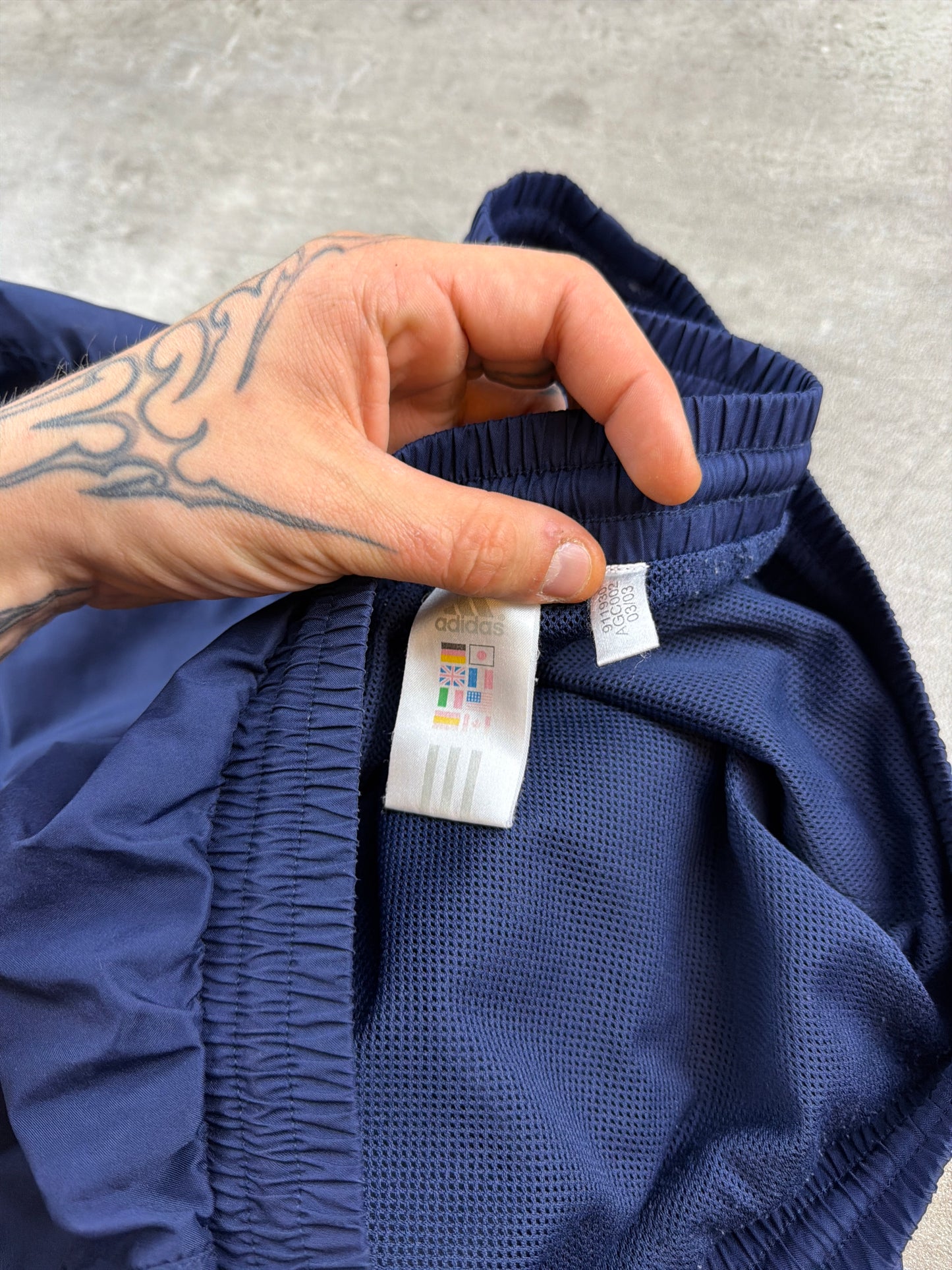 Vintage Adidas 00s Baggy Nylon Trackpants – Dark Navy / Red-White Stripes