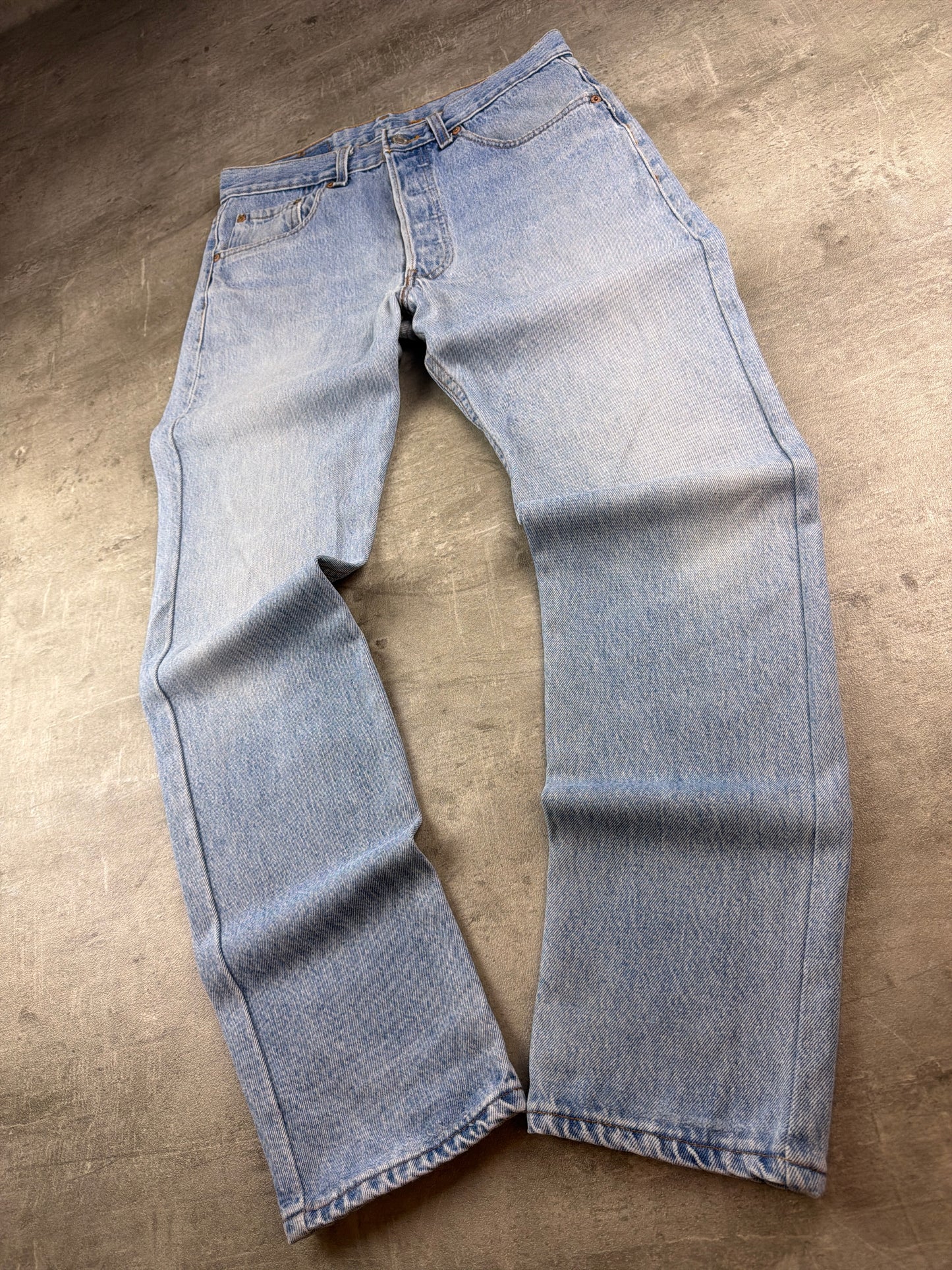 Levi's 501 Straight Leg Denim Jeans - Light Blue Wash