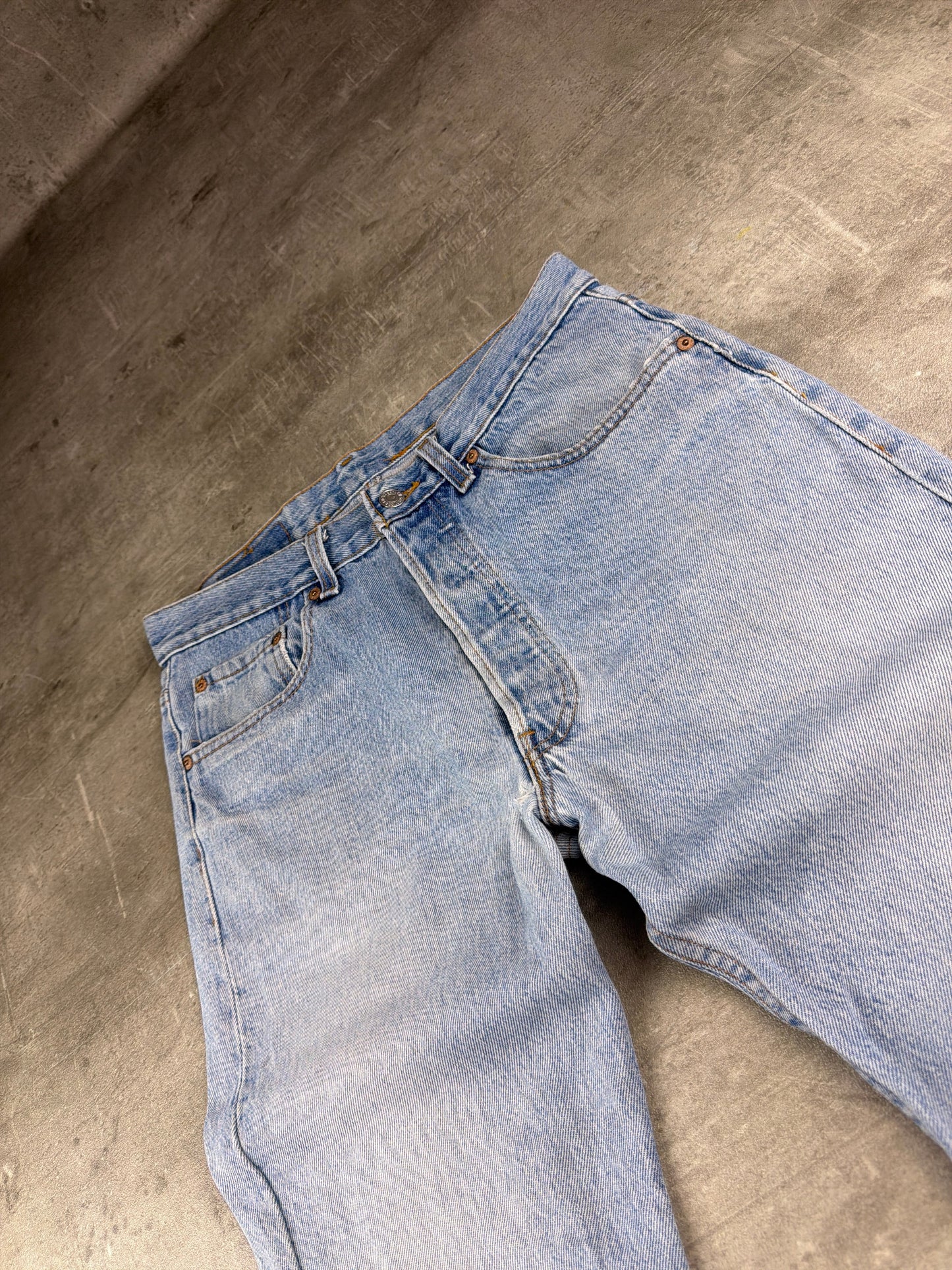 Levi's 501 Straight Leg Denim Jeans - Light Blue Wash