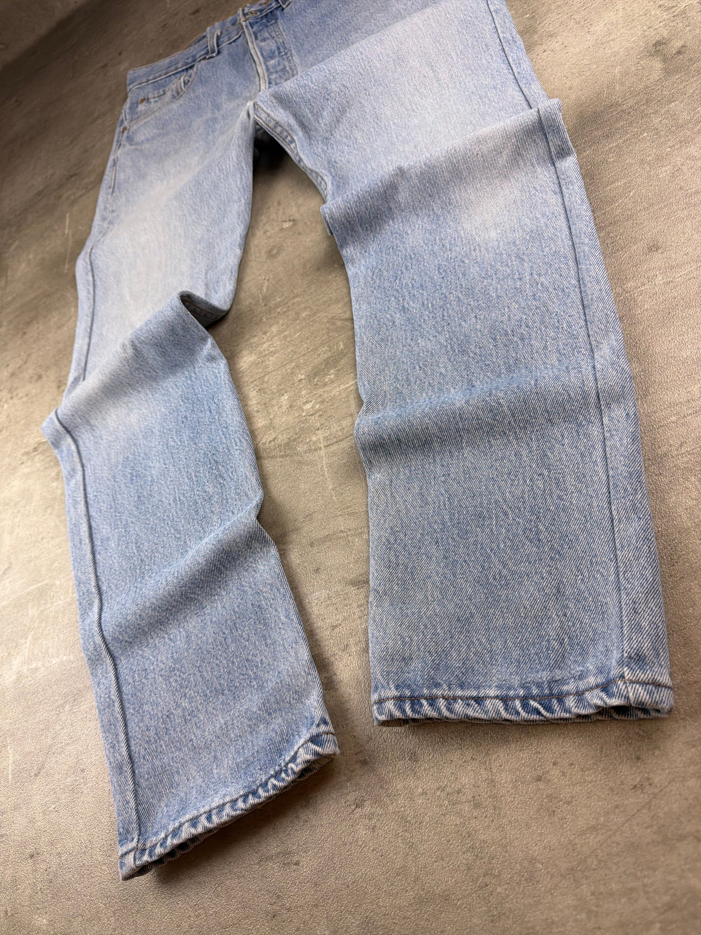 Levi's 501 Straight Leg Denim Jeans - Light Blue Wash