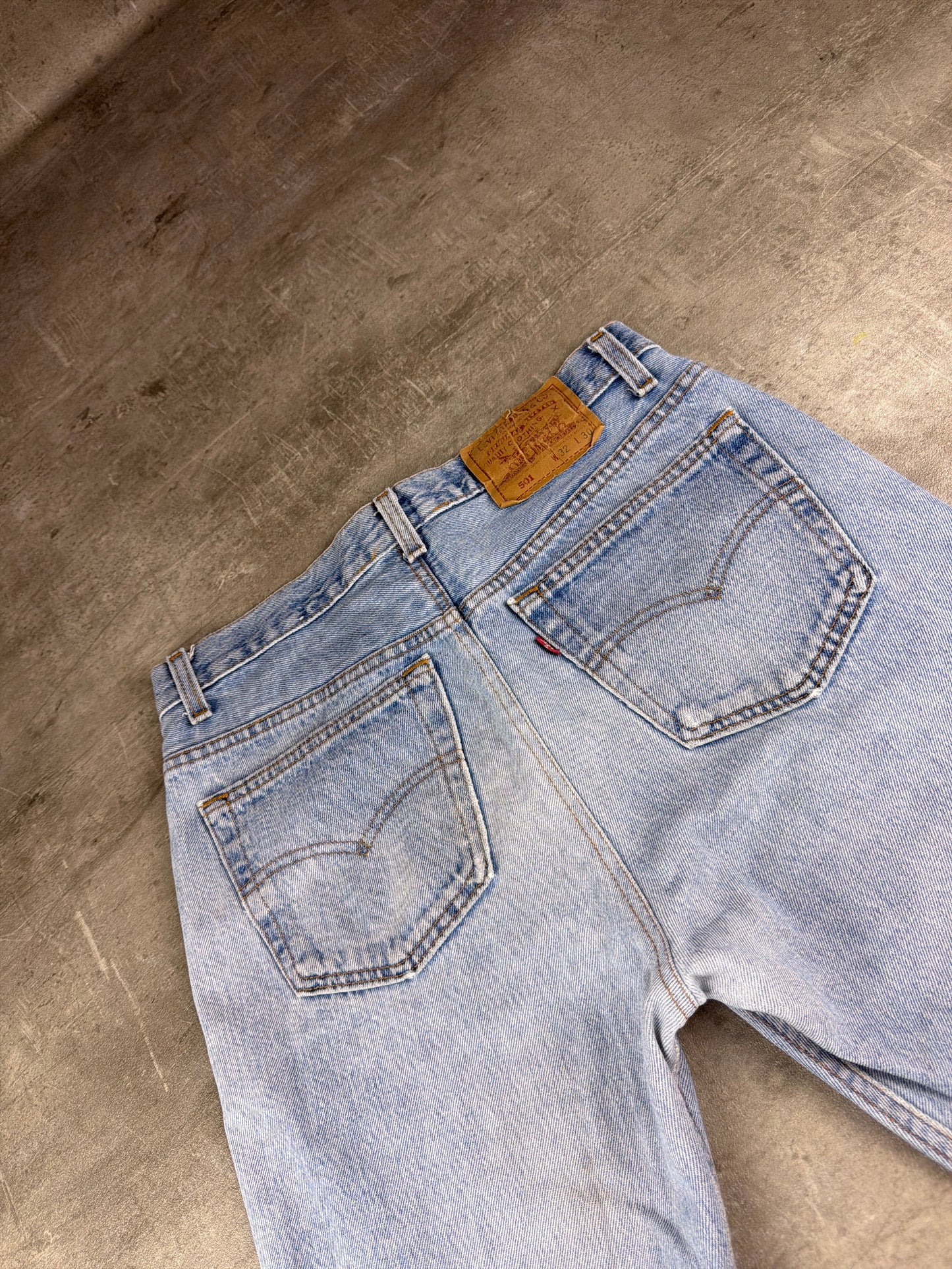 Levi's 501 Straight Leg Denim Jeans - Light Blue Wash