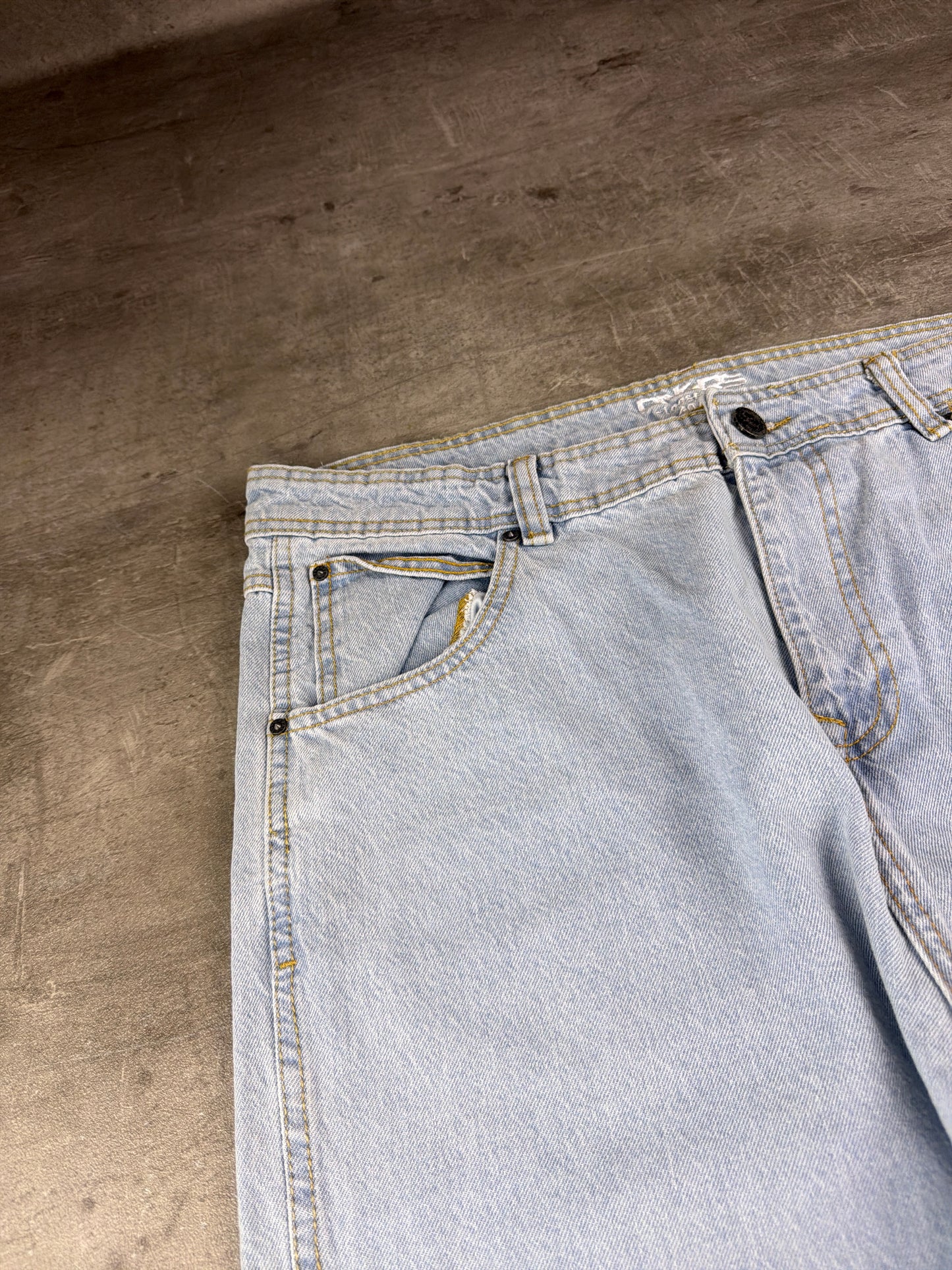 DNKRS "Loose Fit" Y2K Baggy Denim Jeans - Light Blue Wash
