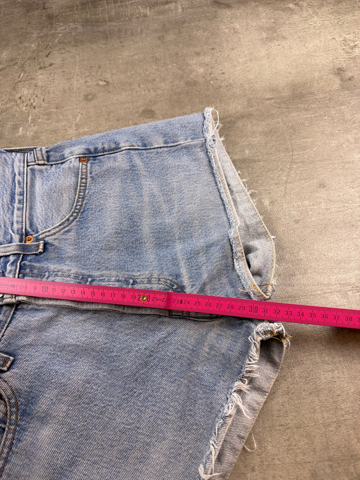 Levi's 501 "Episode" Customized Studded Denim Shorts – Light Wash